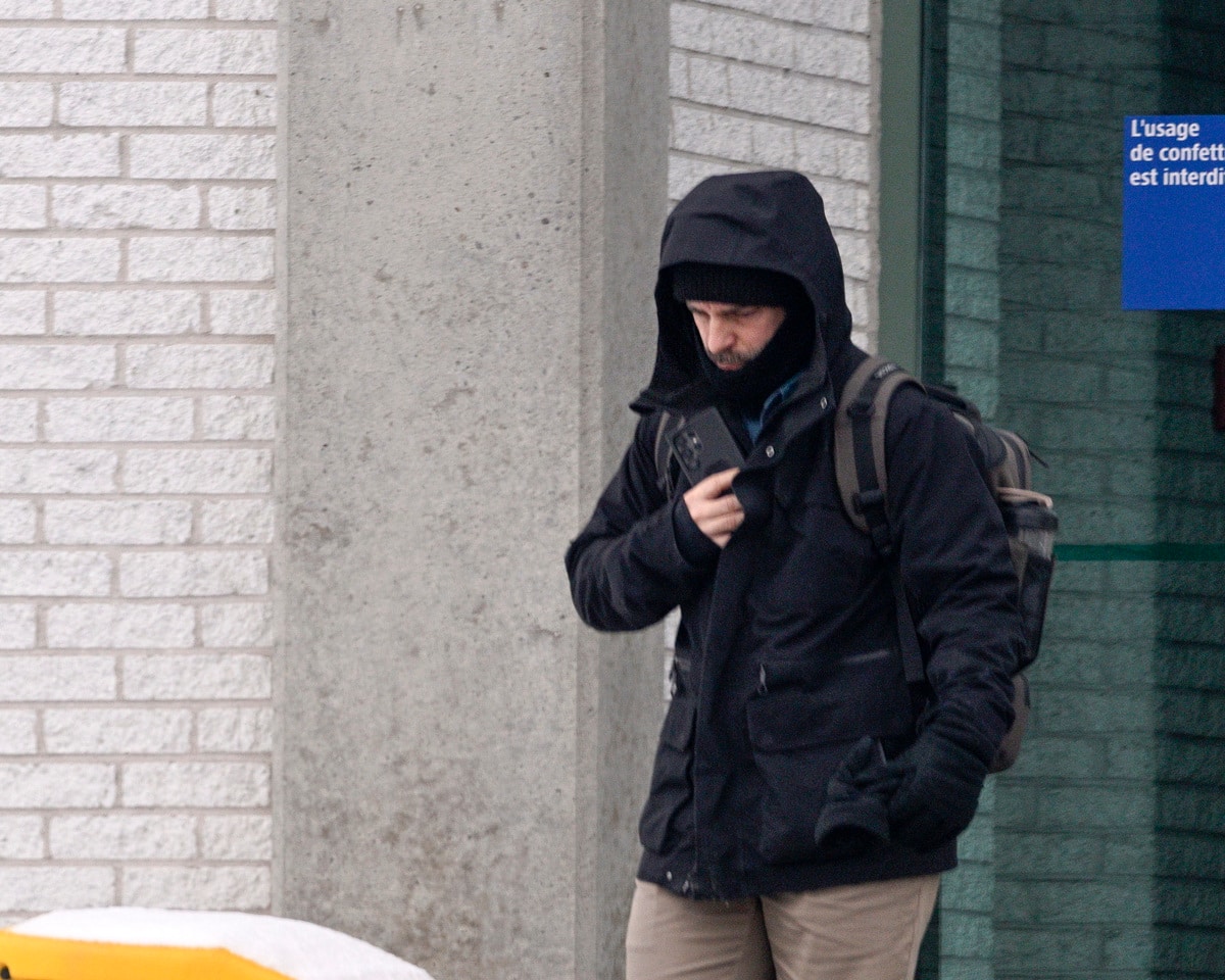 Un ex-coach de hockey a été déclaré coupable lundi d’avoir exploité sexuellement deux anciennes joueuses, au palais de justice de Longueuil.