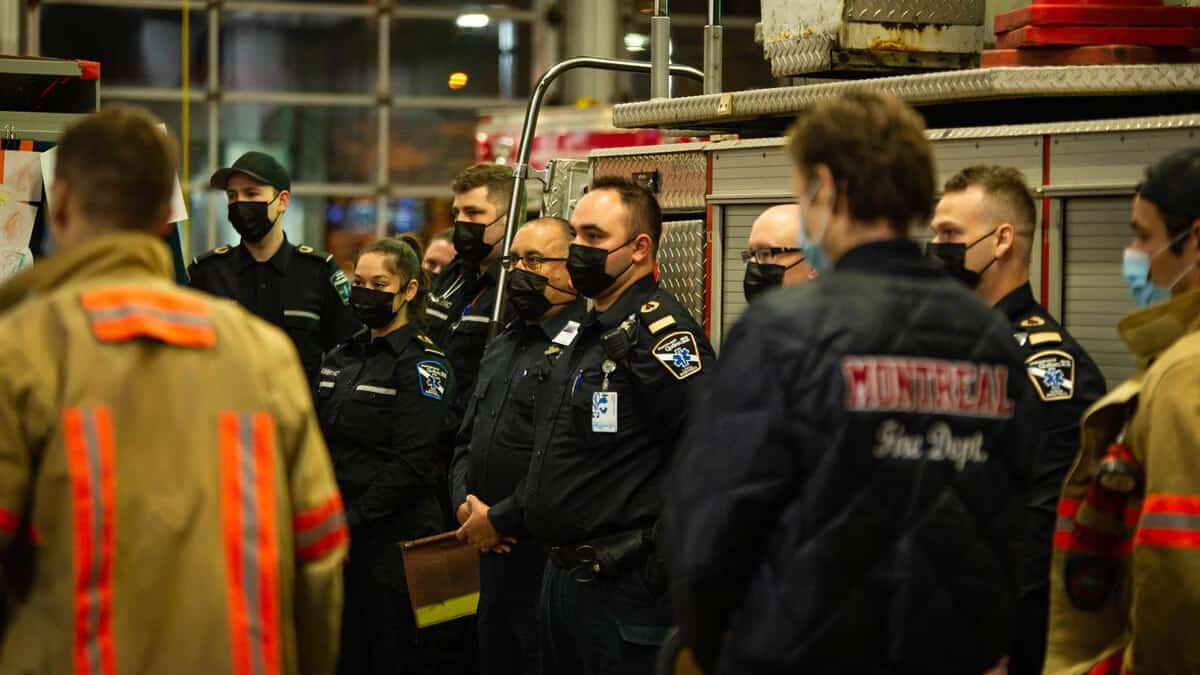 Décès du pompier Pierre Lacroix: les ambulanciers d’Urgence-santé lui rendent hommage