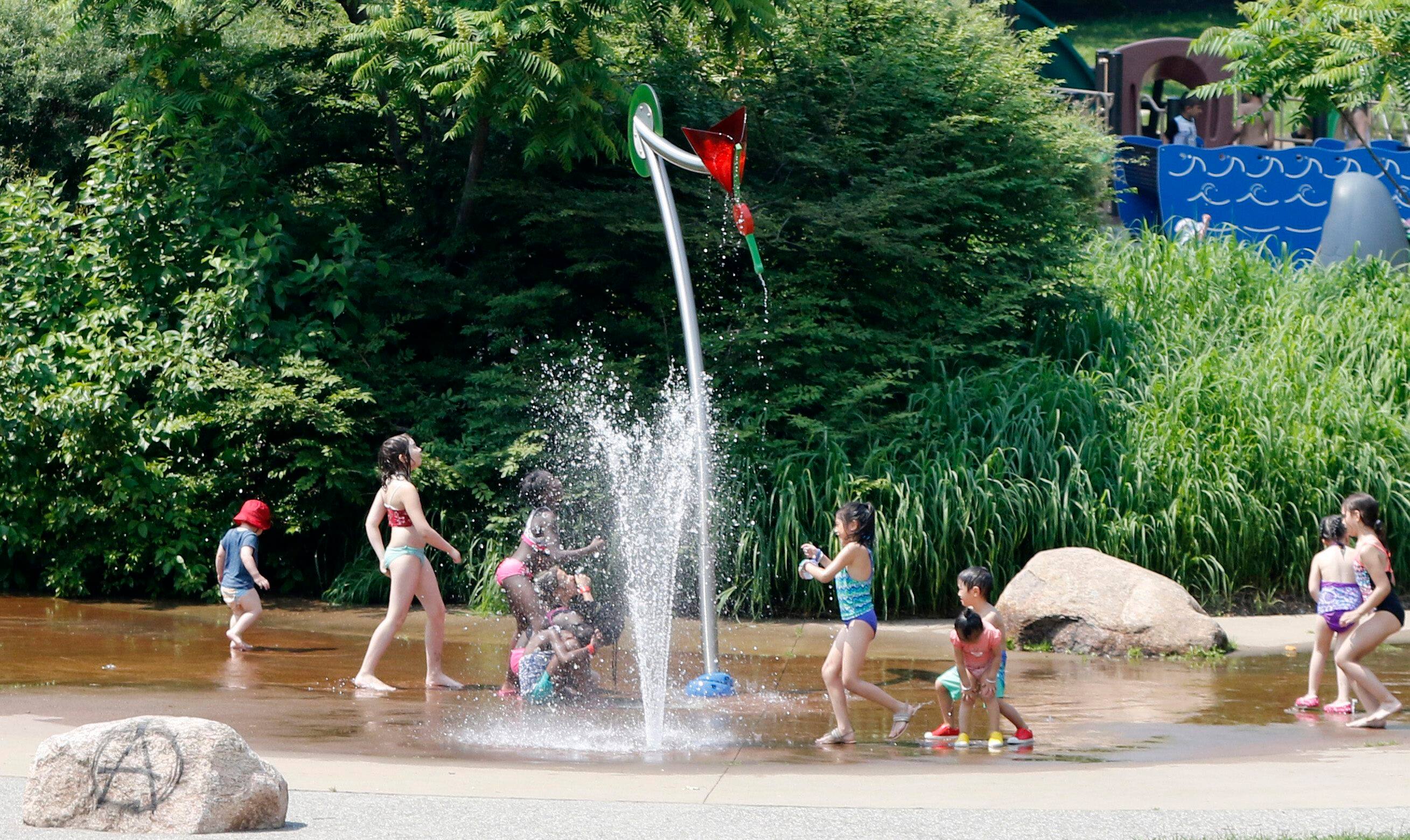 Une fusillade fait une dizaine de bless&eacute;s dans des jeux d&rsquo;eau pour enfants