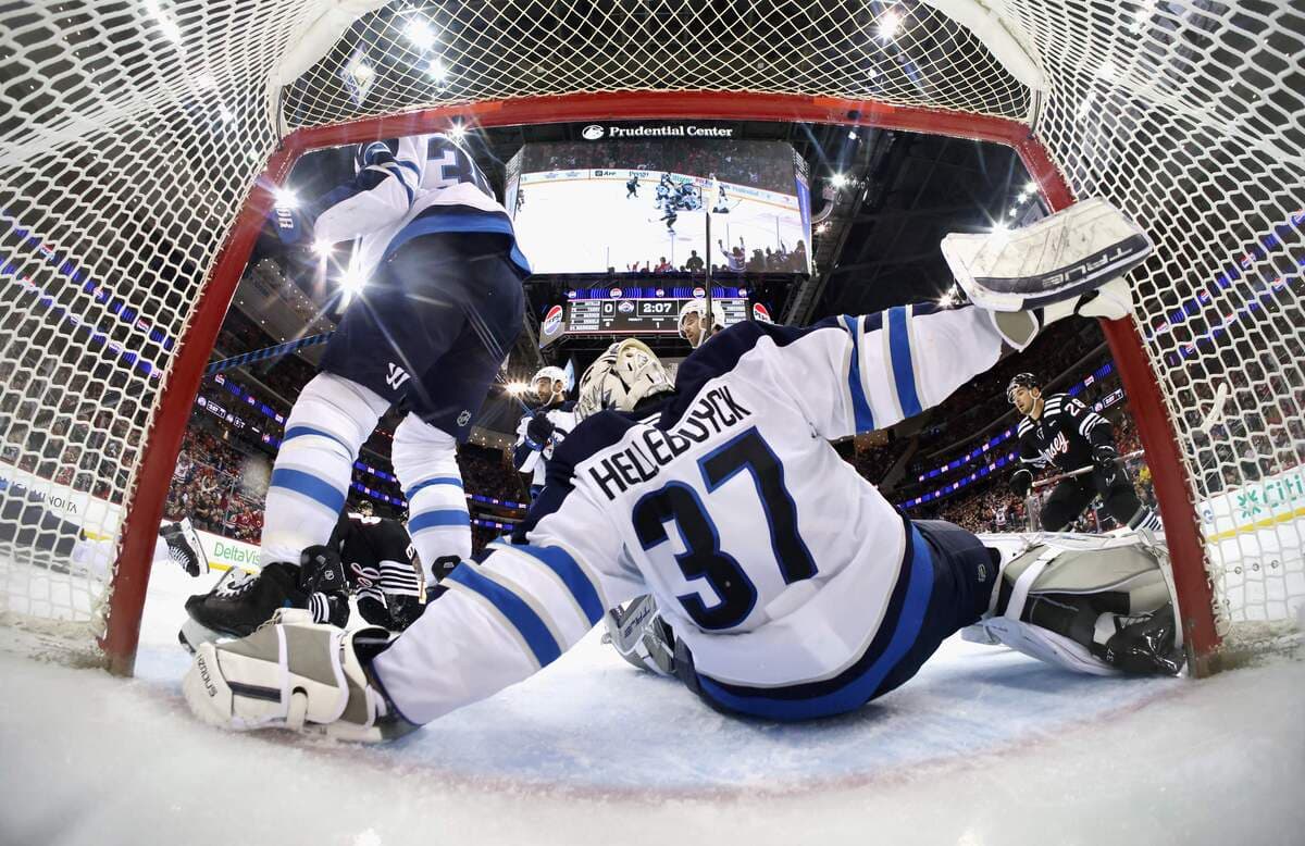 5 équipes à surveiller dans le dossier Connor Hellebuyck