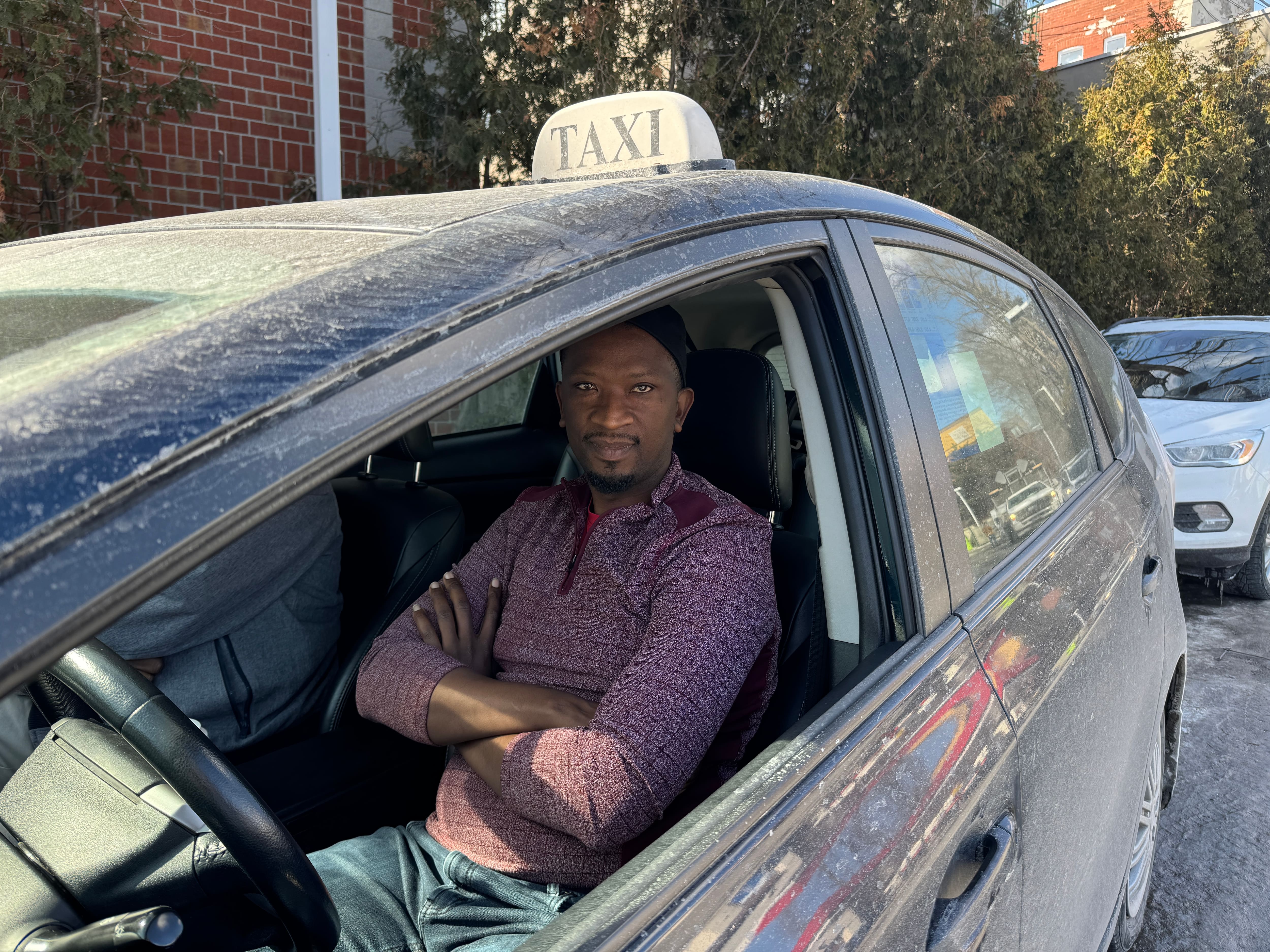 Prix de l&rsquo;essence : des chauffeurs de taxi ferment leur chauffage pour &eacute;conomiser