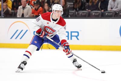 Lane Hutson, in azione il 6 marzo scorso, ad Anaheim.