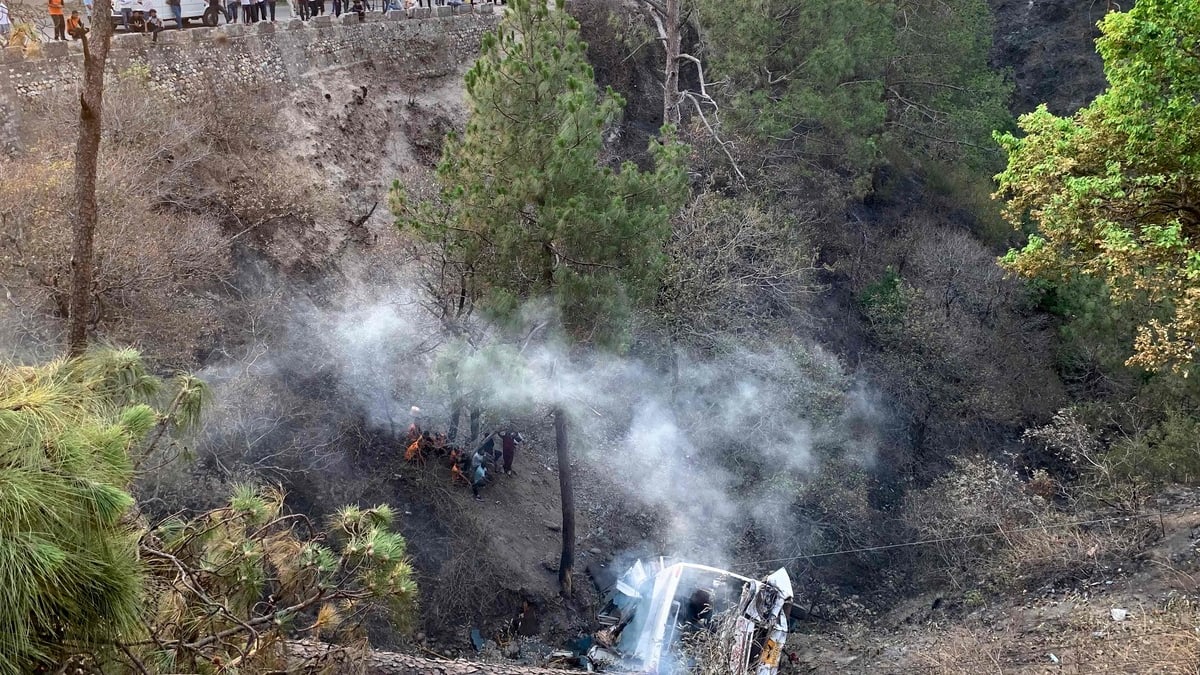 Cachemire indien: 21 morts dans l'accident d'un autocar