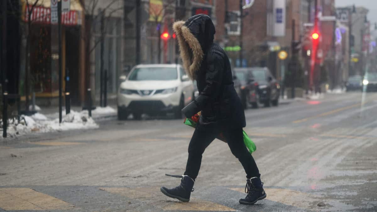 Tempête de neige et de verglas sur le Québec
