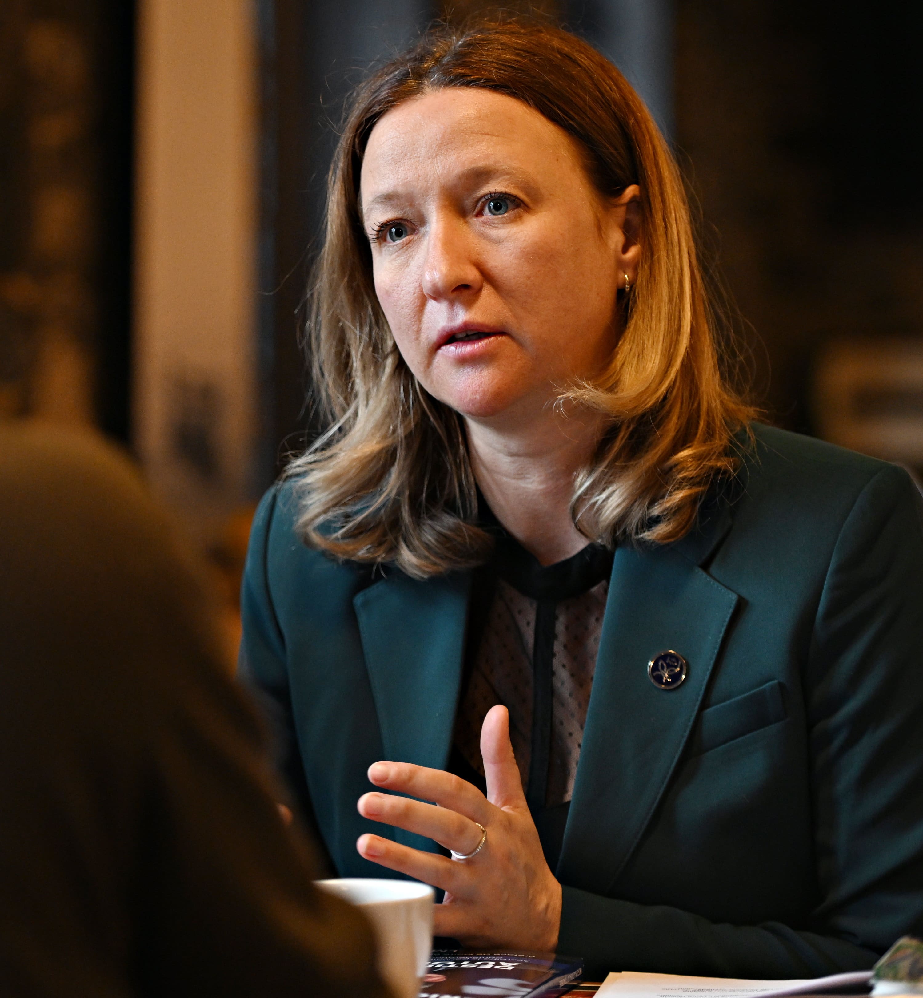 Interdiction des boissons énergisantes : les conservateurs s’opposent à une adoption accélérée