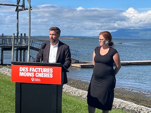 The PQ, QS and the PLQ denoncent the PDG anglophone de Couche-Tard