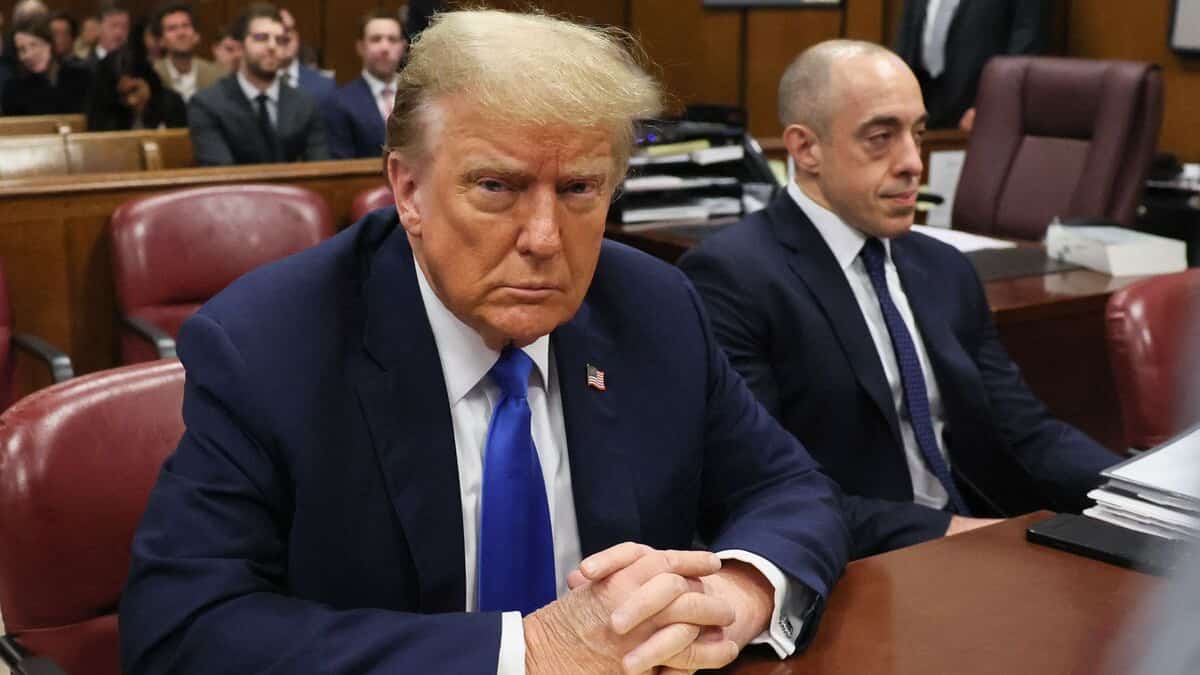 Trump derrière les barreaux, une image politiquement payante?