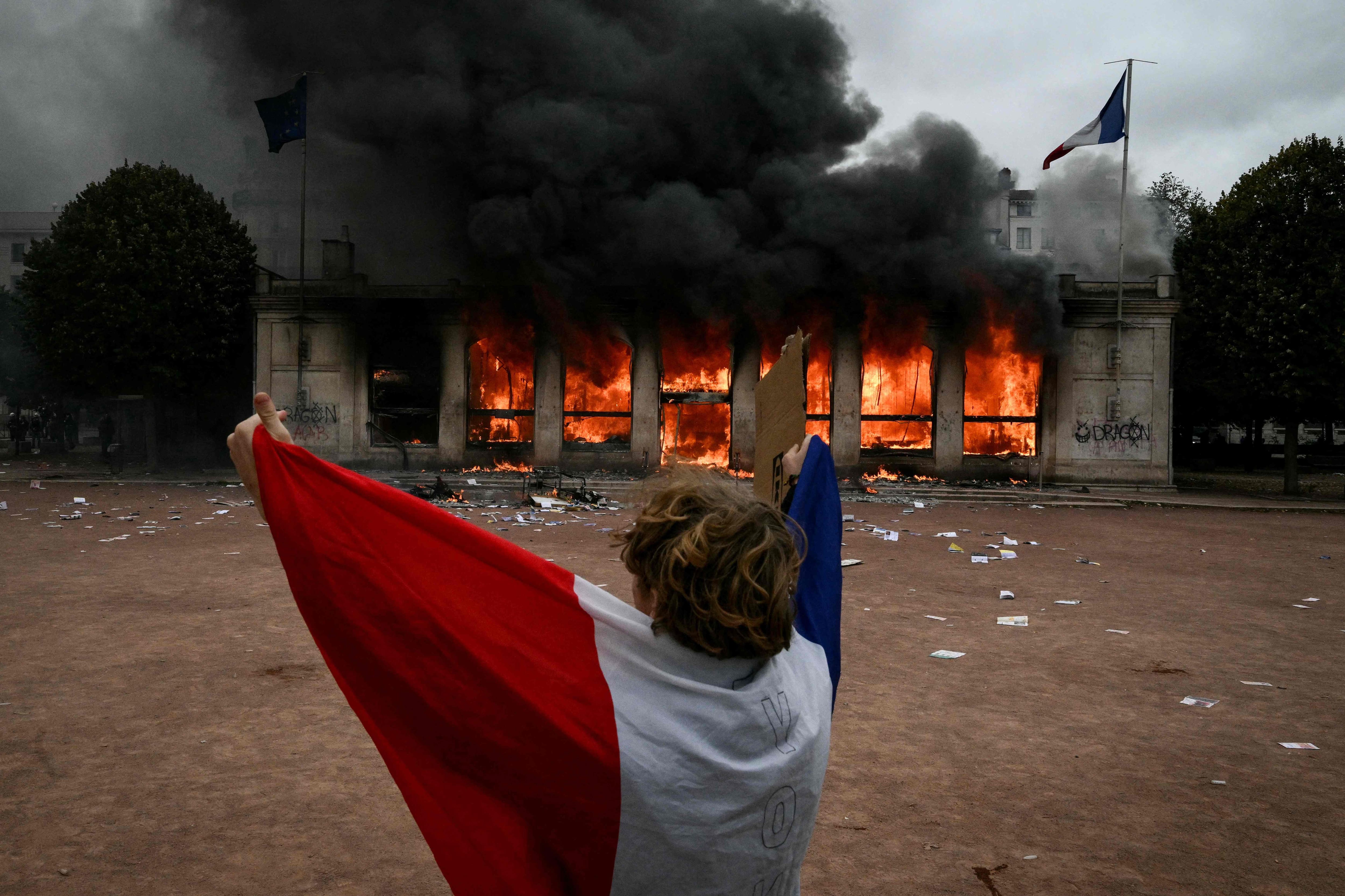 L'agitation sociale en France récupérée par le discours politique aux États-Unis