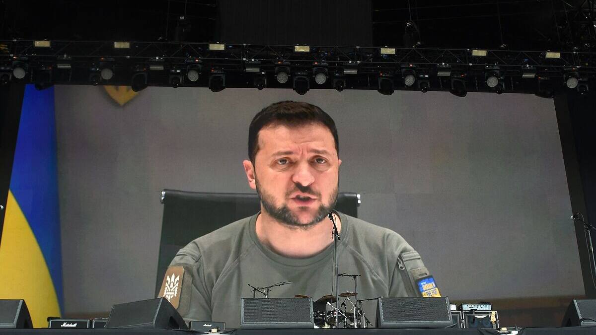 Zelensky suggère une commission d'enquête à Krementchouk et fait observer une minute de silence à l'ONU