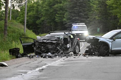 Four people were injured in a head-on collision in the municipality of Lantiers, Laurentians, July 17, 2026.