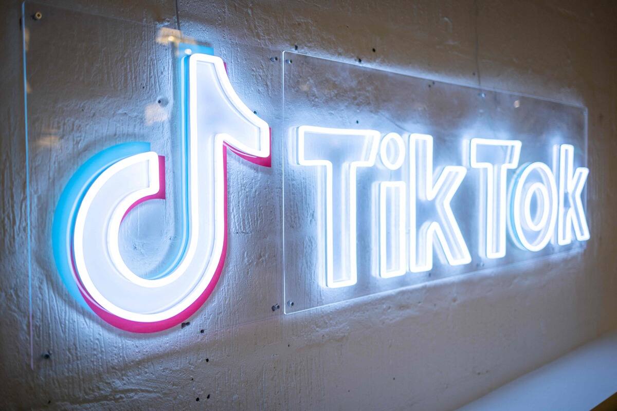 Le r&eacute;seau social TikTok annonce suspendre la cr&eacute;ation de nouvelles vid&eacute;os en Russie