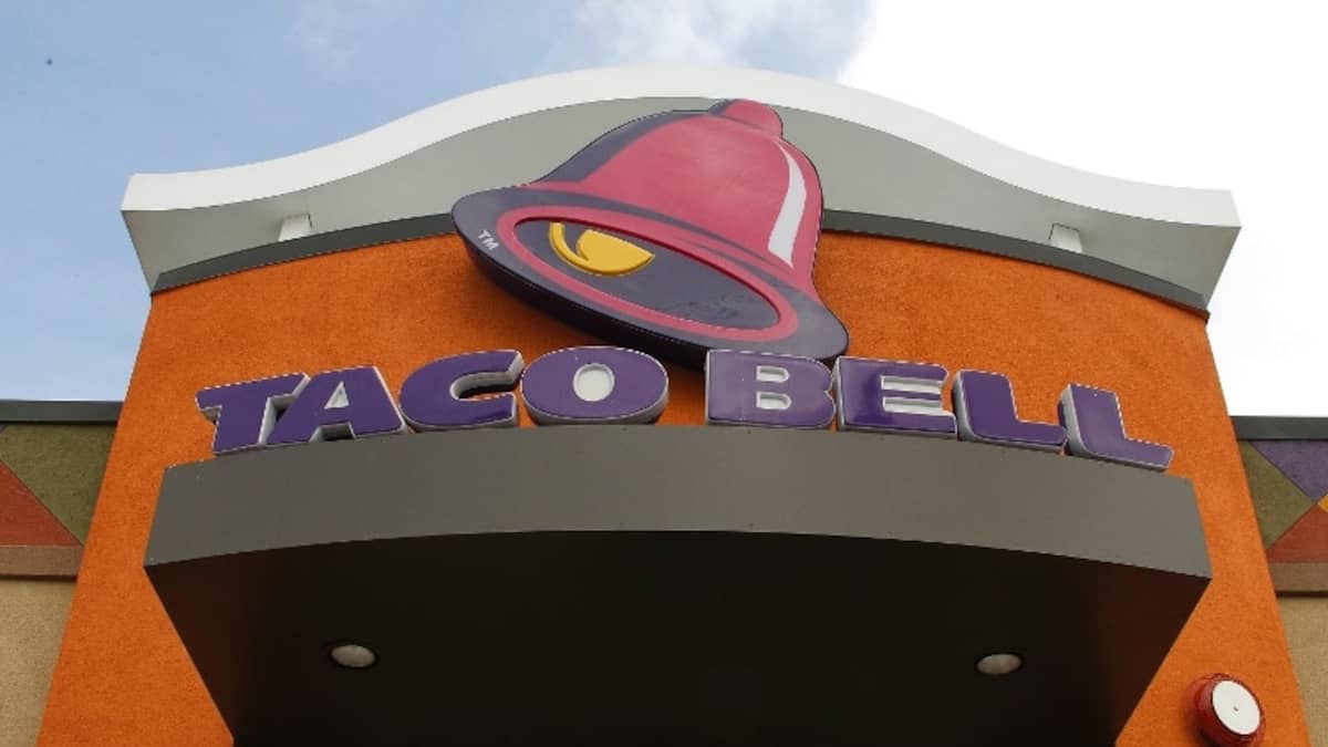 Explosive diarrhea outbreak: Taco Bell says lettuce has been removed from its restaurants in Canada Explosive diarrhea outbreak: Taco Bell says lettuce has been removed from its restaurants in Canada