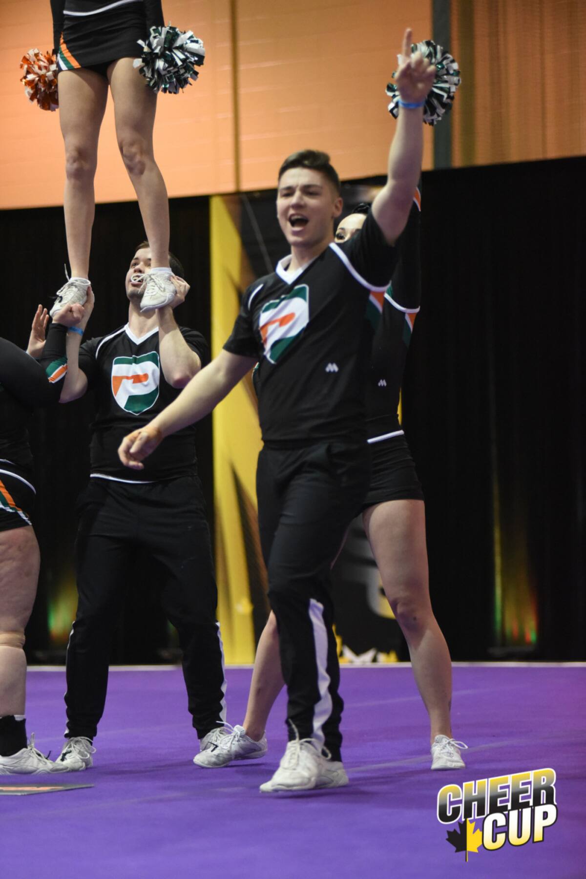 Cheerleading: une base au sommet de la pyramide | JDM