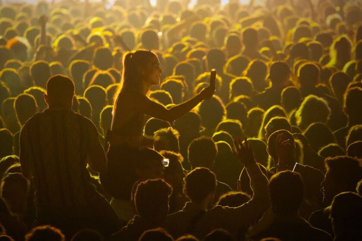 Investigation after mysterious people bit the people who came to the festival