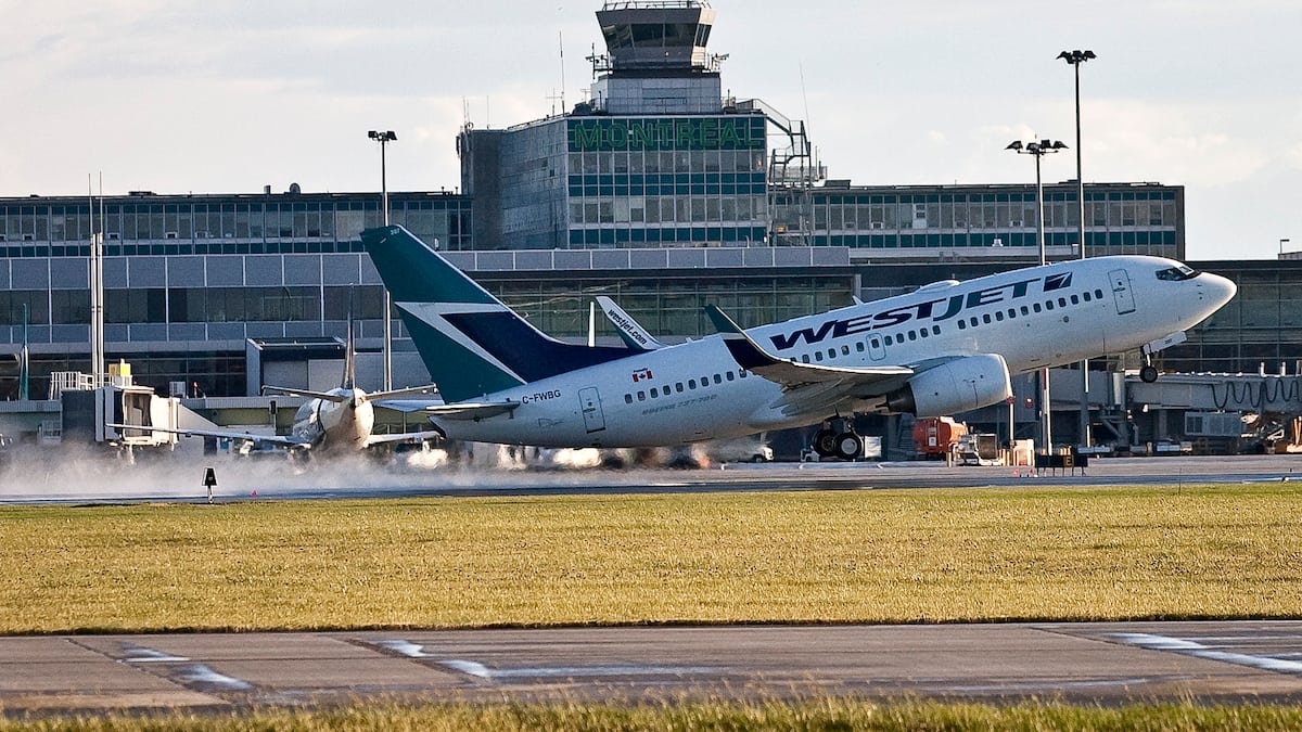 Les agents de bord de WestJet officiellement en grève