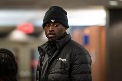 Un ex-basketteur sans remords écope de quatre ans pour avoir fraudé l'État et 63 clients de la CIBC | JDM