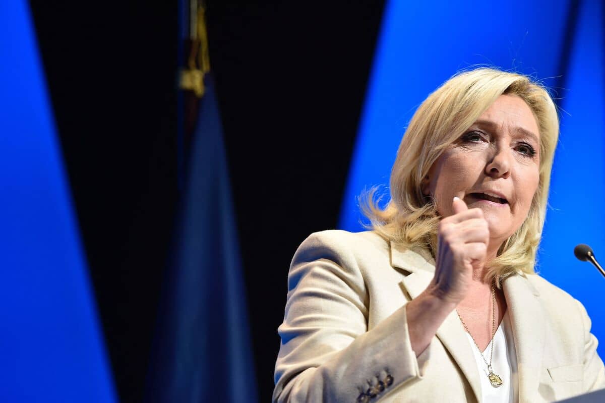 Marine Le Pen, l'extr&ecirc;me droite banalis&eacute;e et plus proche que jamais du sacre