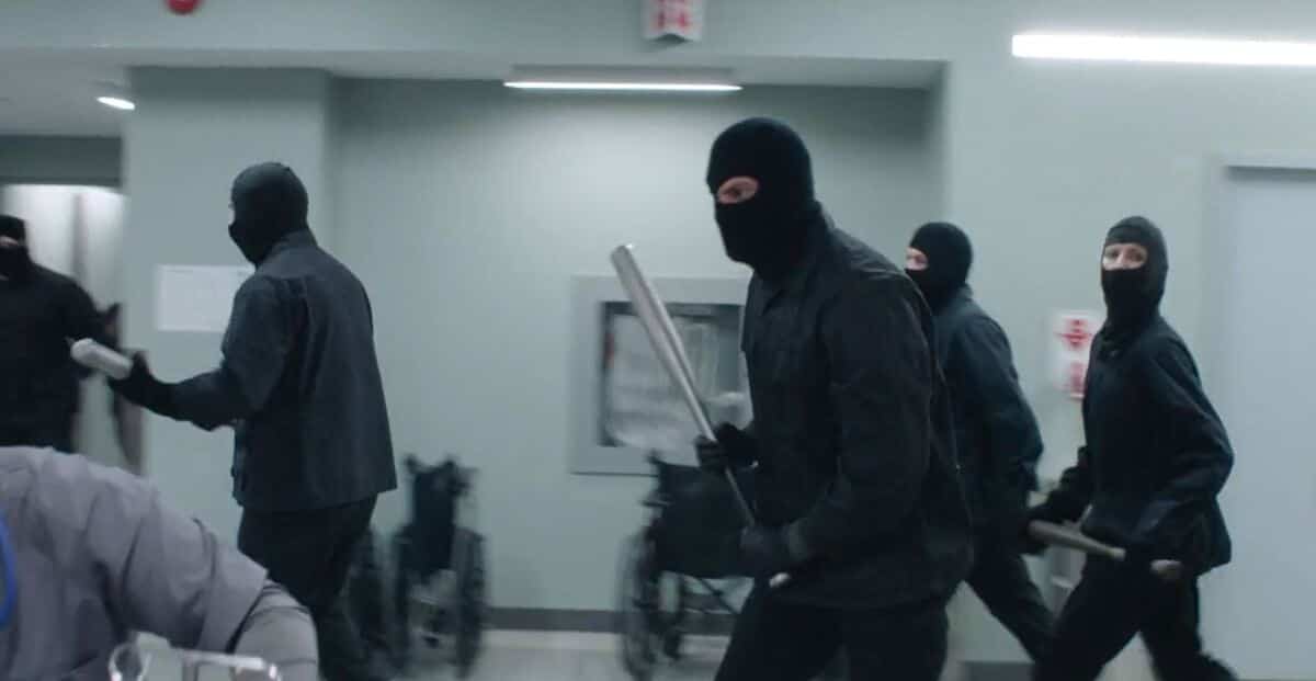 Los insurgentes asaltaron la urgencia del Hospital Saint-Vincent en la final de la tercera temporada de 