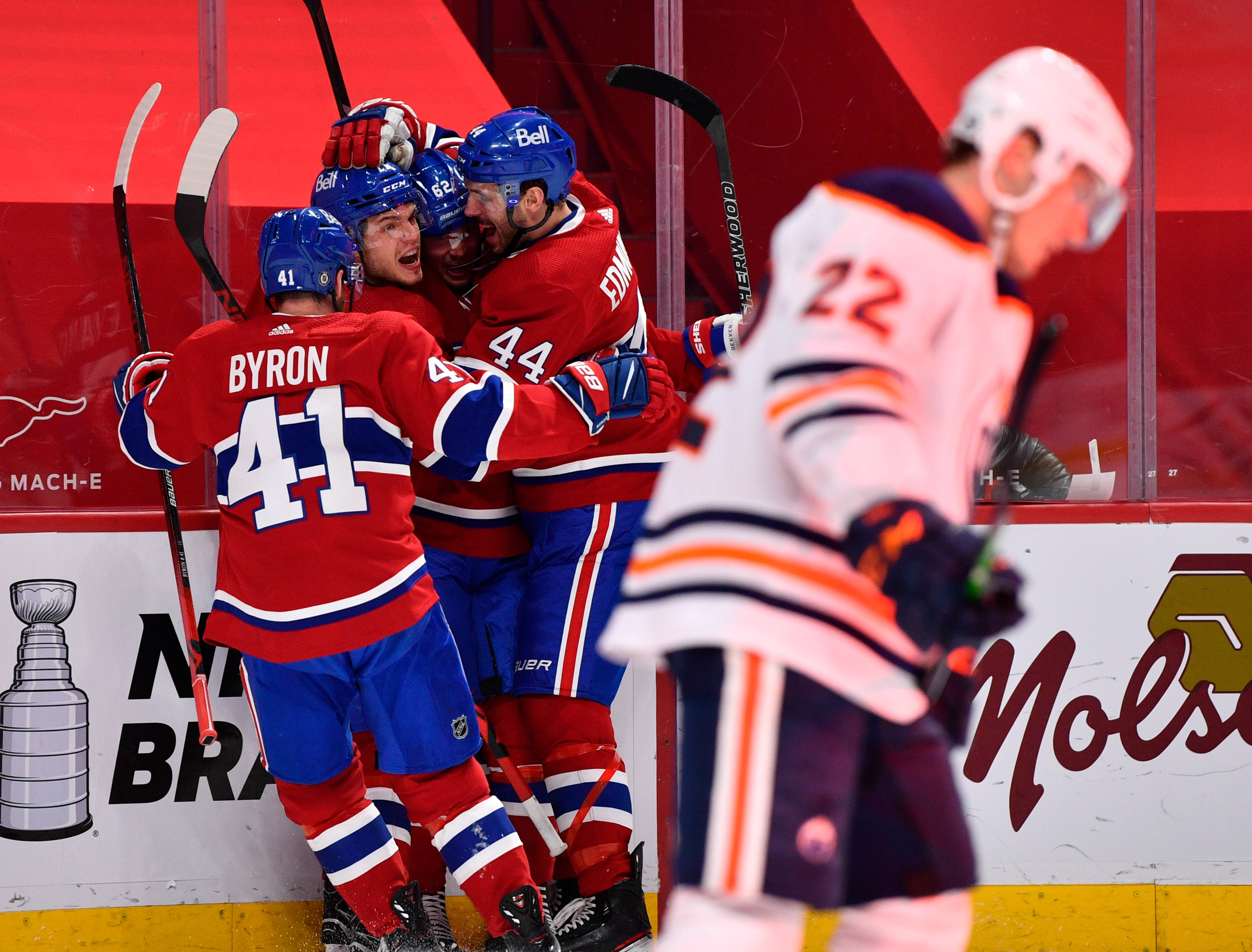 Les Canucks s'imposent face aux Flames - TVA Sports