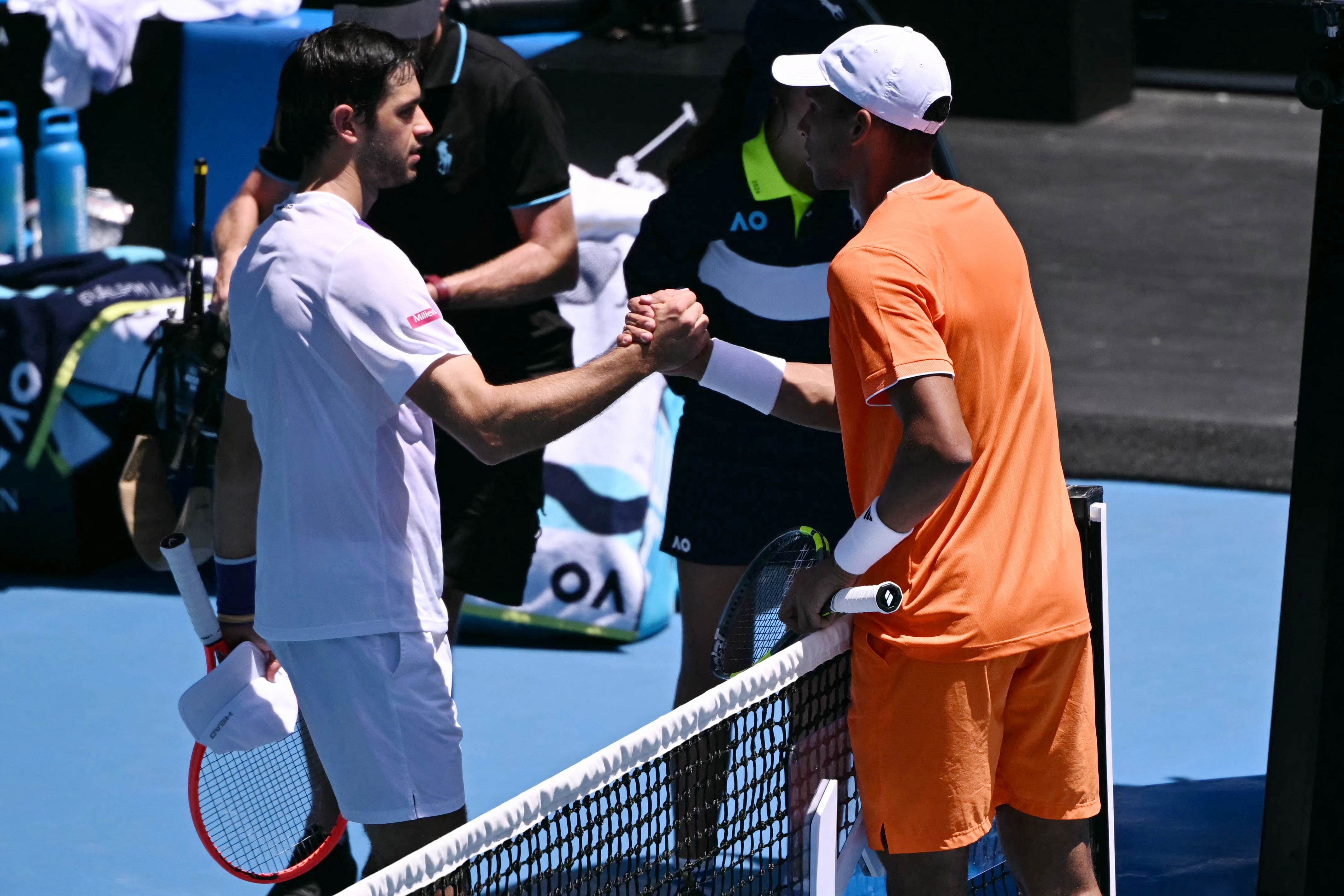 Forc&eacute; &agrave; l&rsquo;abandon au premier tour des Internationaux d&rsquo;Australie: une &laquo;grande d&eacute;ception&raquo; pour F&eacute;lix Auger-Aliassime