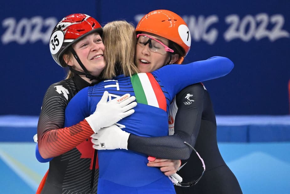 La Québécoise Kim Boutin, l’Italienne Arianna Fontana et la Néérlandaise Suzanne Schulting.