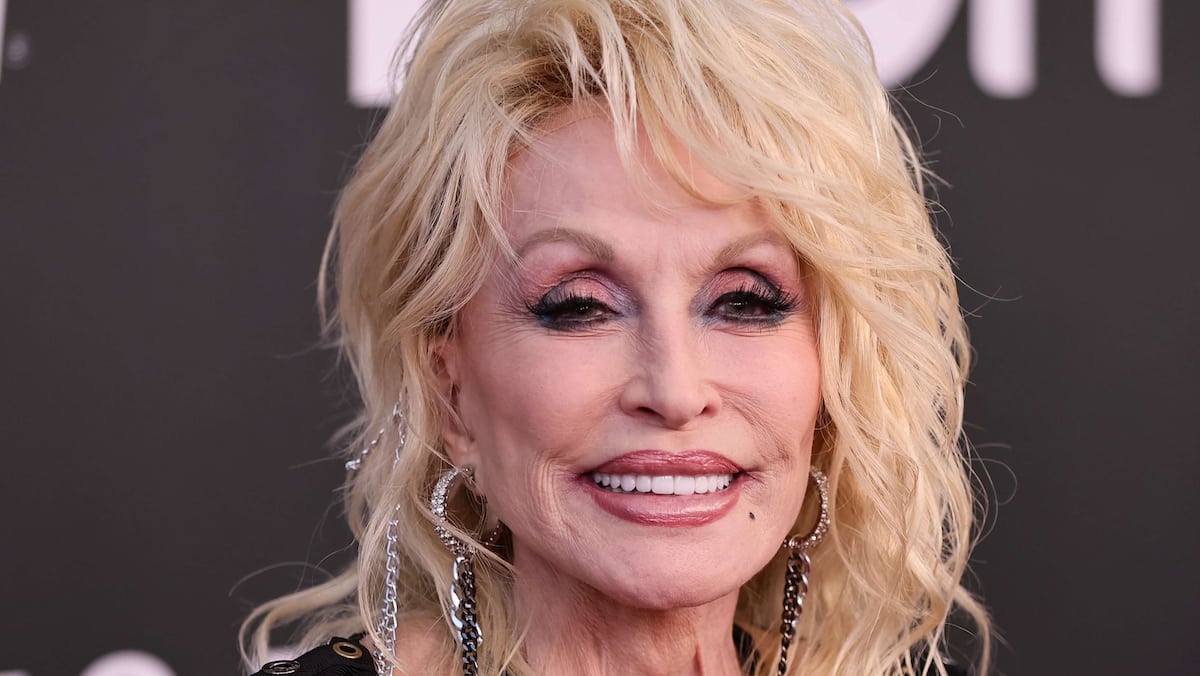 Dolly Parton 80 Ans Nouveau Contrainte D annuler Ses Spectacles dolly-parton-80-ans-nouveau-contrainte-d-annuler-ses-spectacles