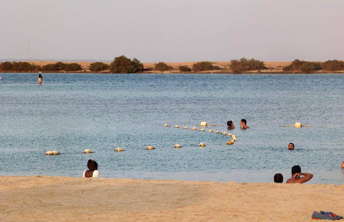 “Beach party” in Saudi Arabia: bikini, diversity and non-alcoholic beverages