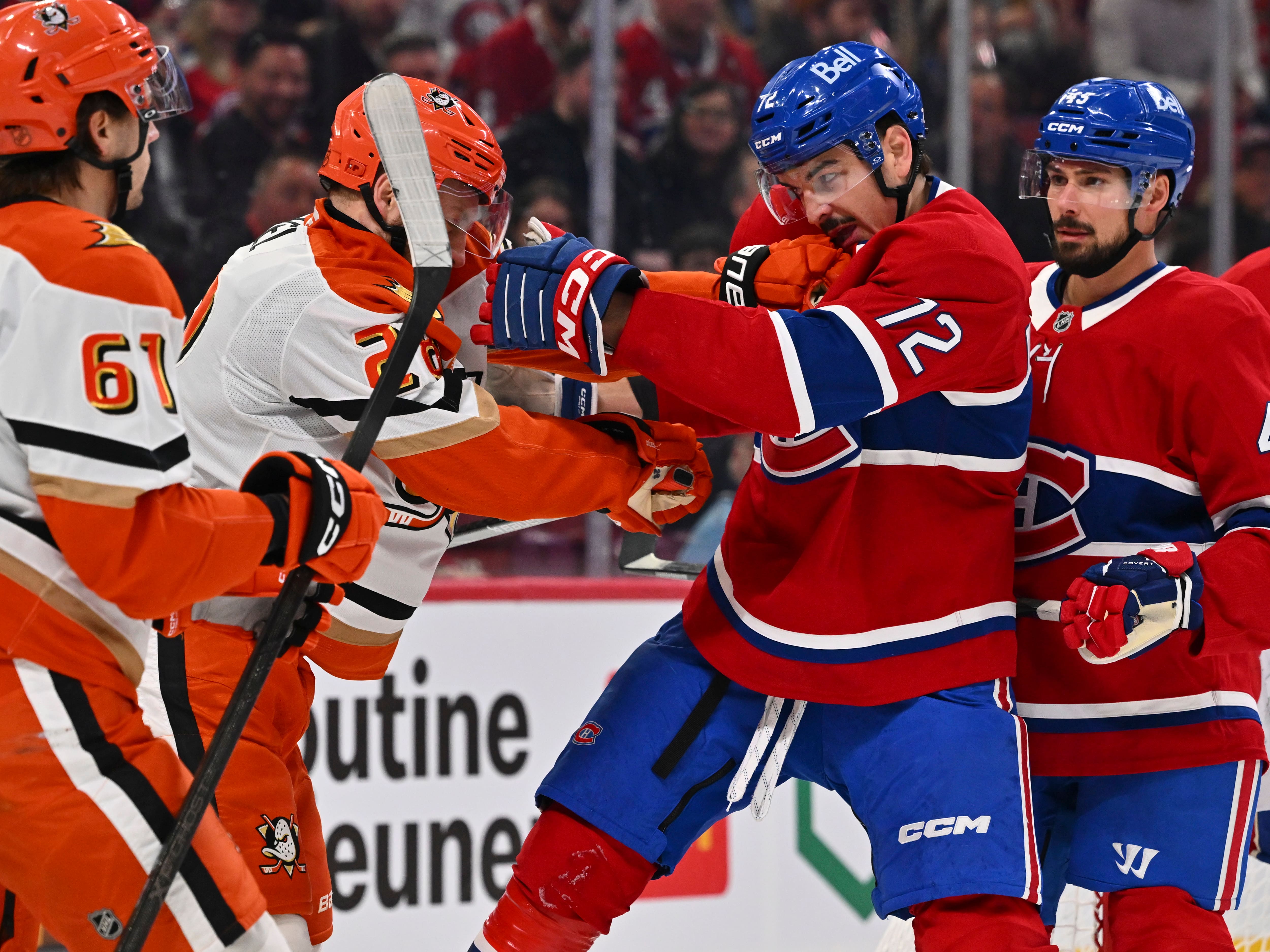 Arber Xhekaj et Jeffrey Viel, des Ducks d'Anaheim.