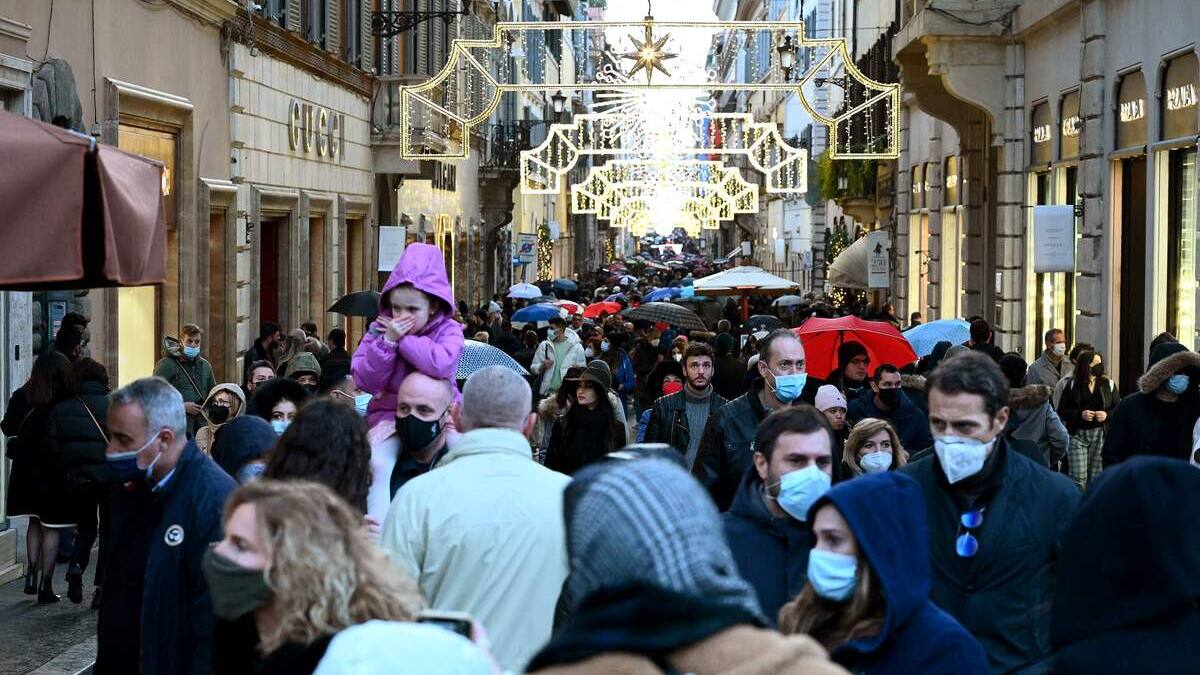 Omicron : l'Italie rend obligatoire le port du masque à l'extérieur