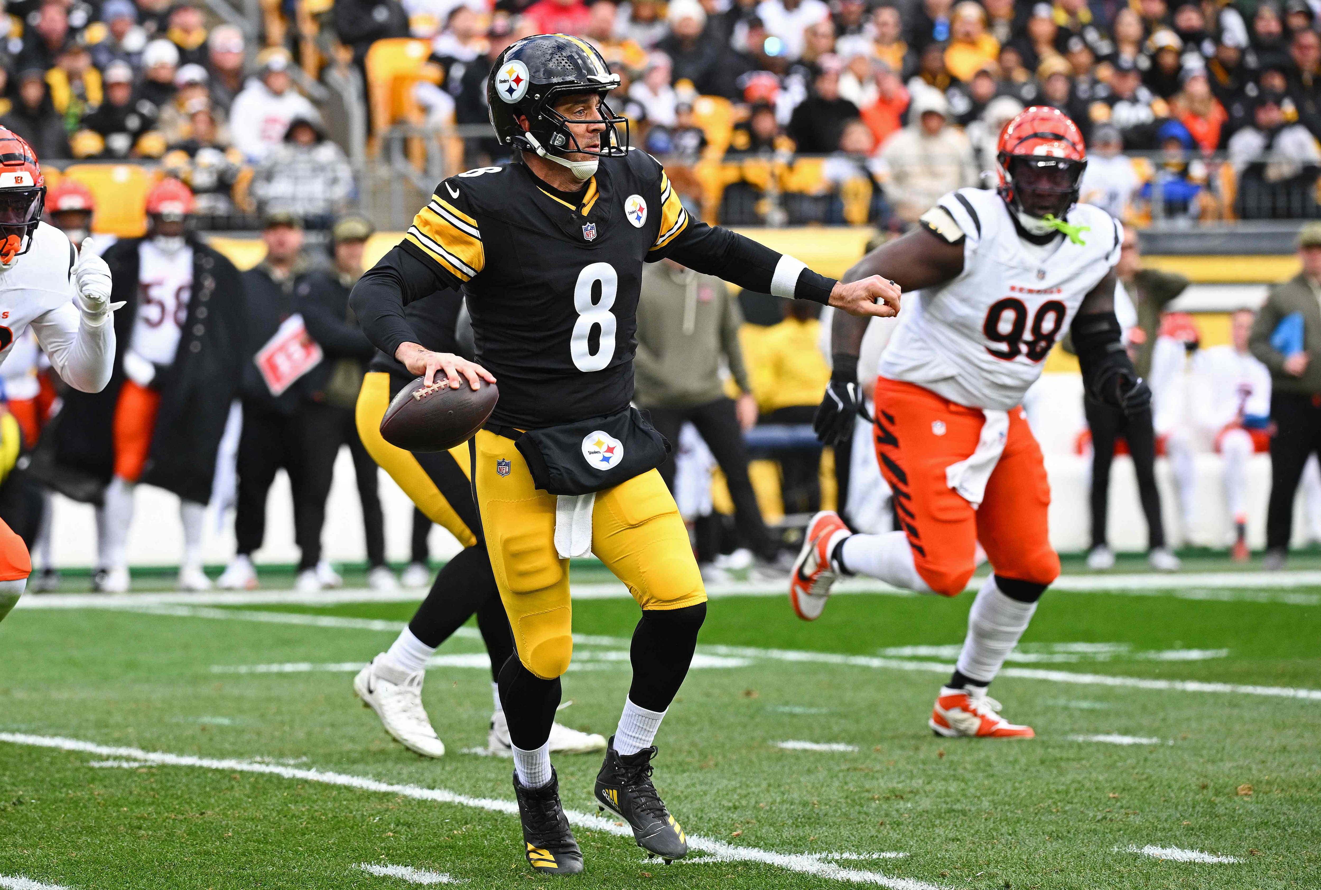 Aaron Rodgers Wrist Injury: Latest Updates