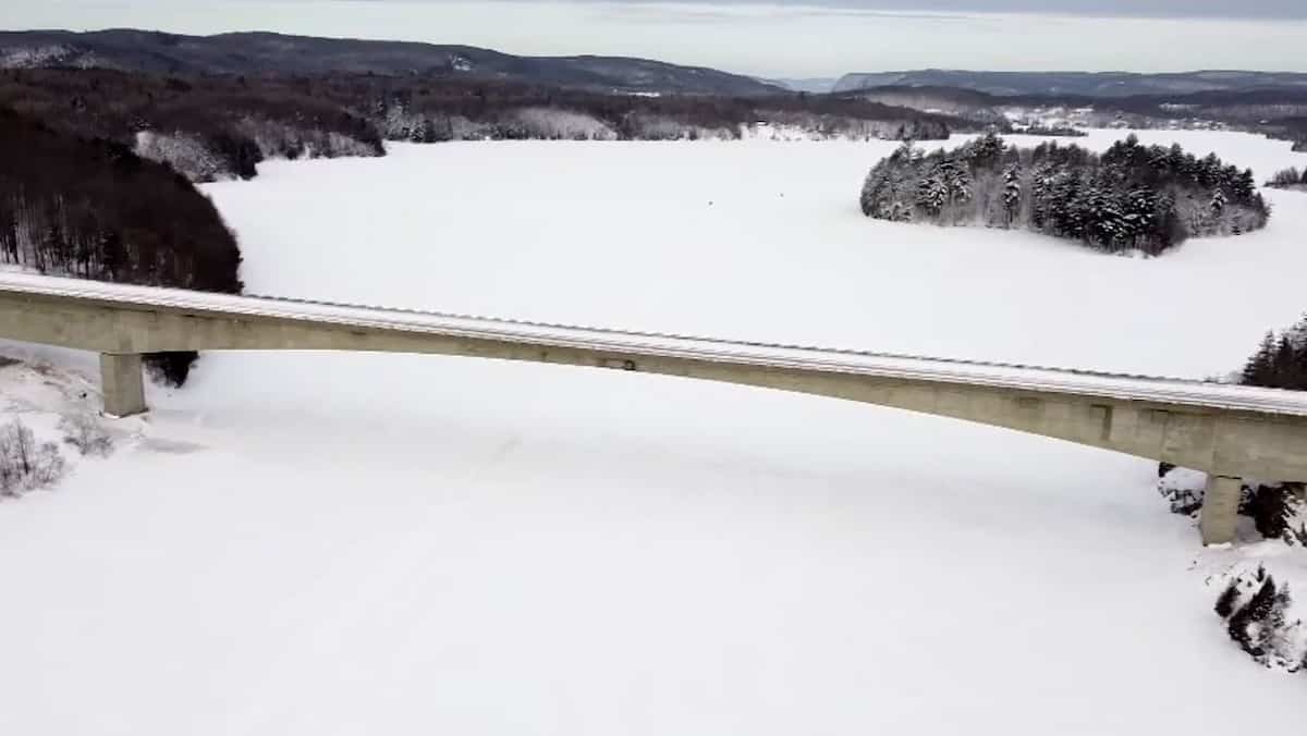 Le pont des Piles de Shawinigan dans un état lamentable