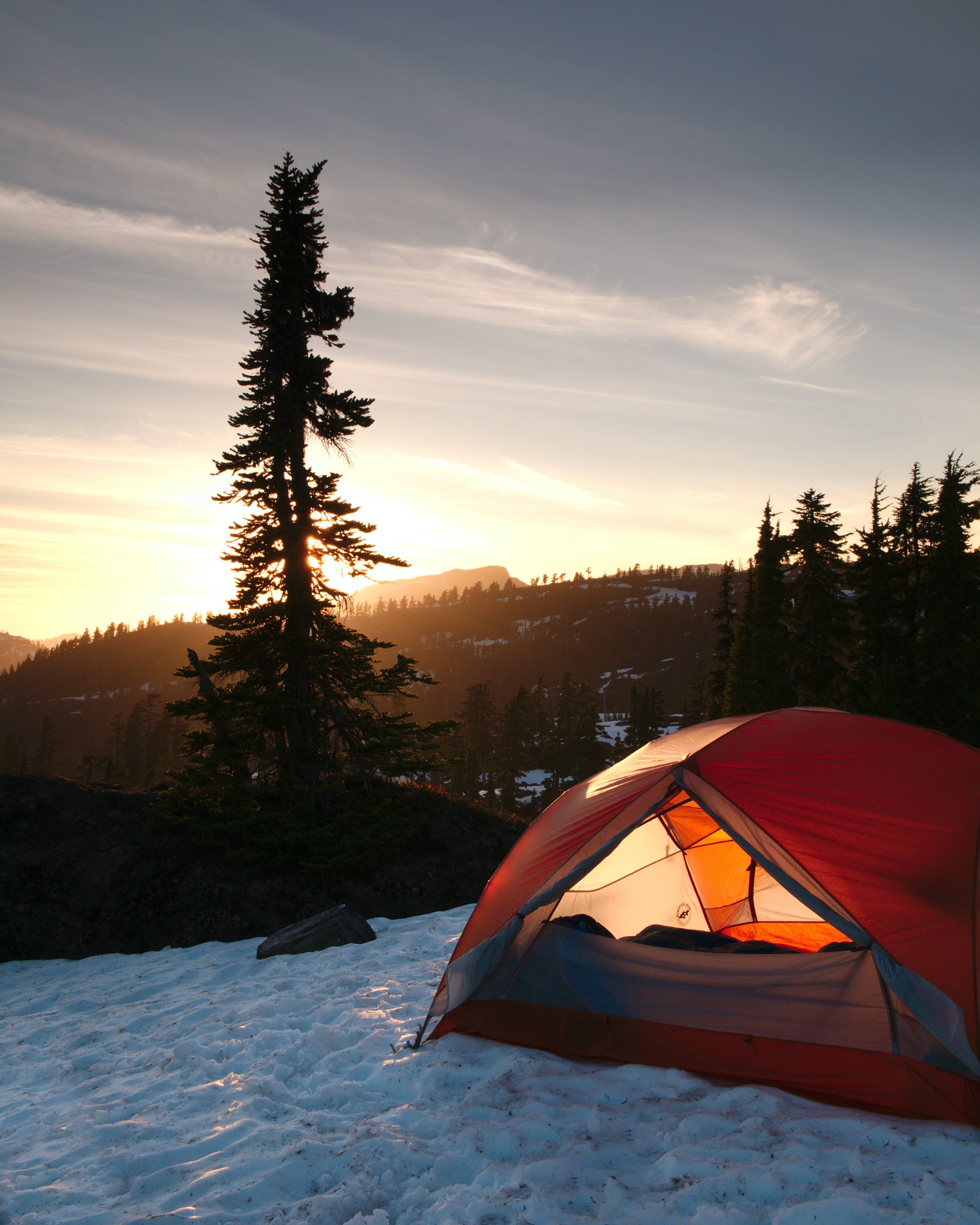 6 beaux endroits où essayer le camping d'hiver