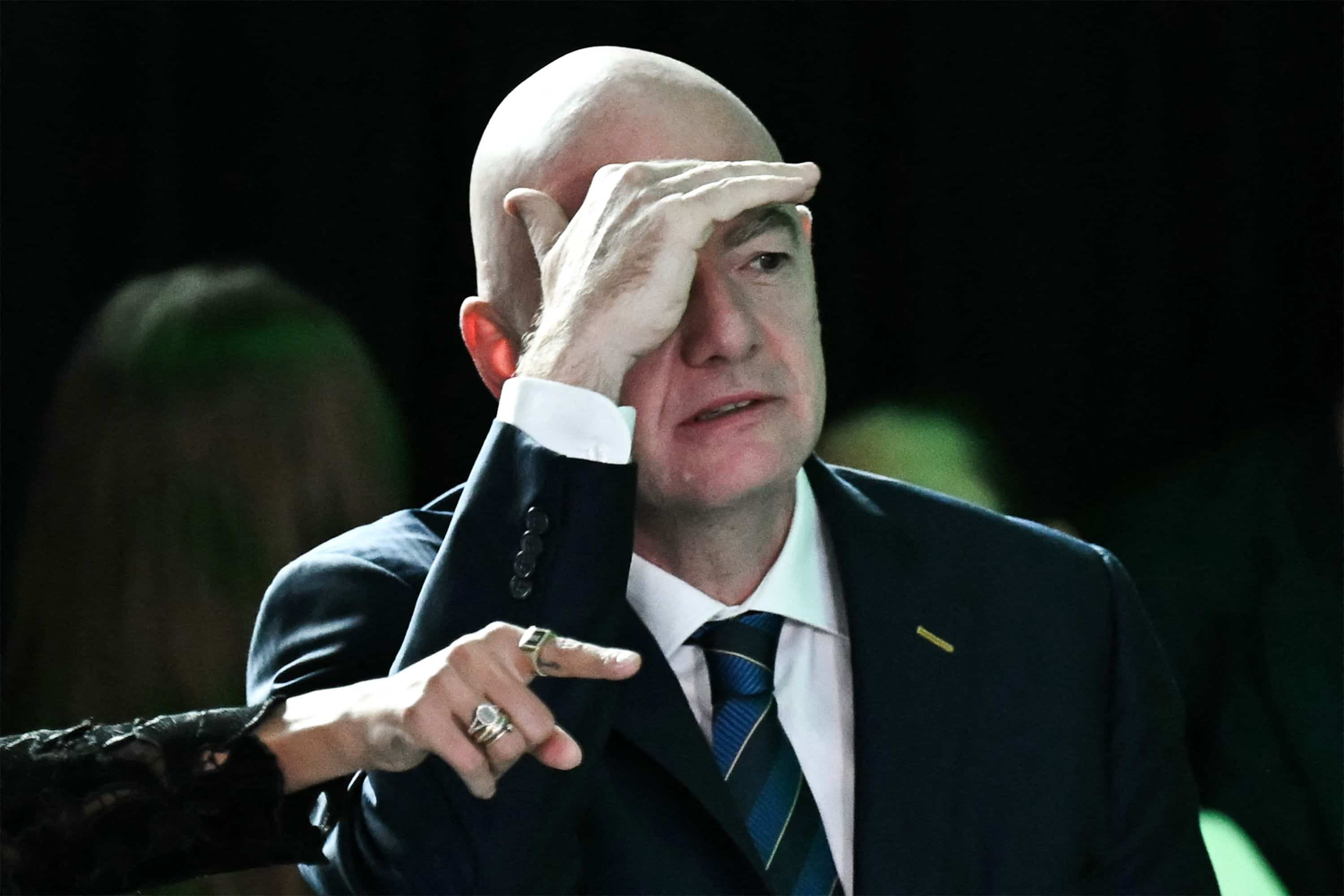 Fragilisé, Infantino tient une réunion de crise au Maroc