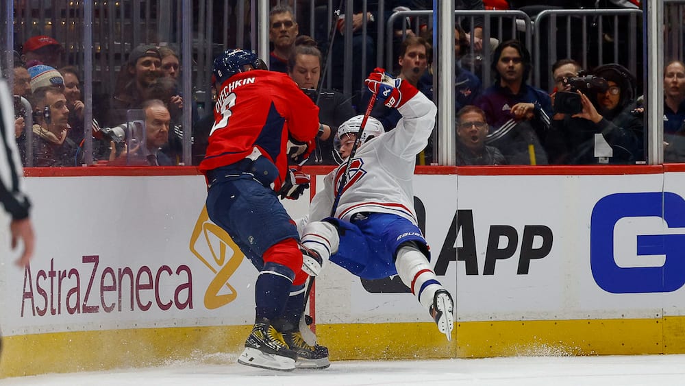 Mike Matheson est cinglant sur le jeu physique : «Si tu n’aimes pas te faire frapper, t’es dans le mauvais métier»