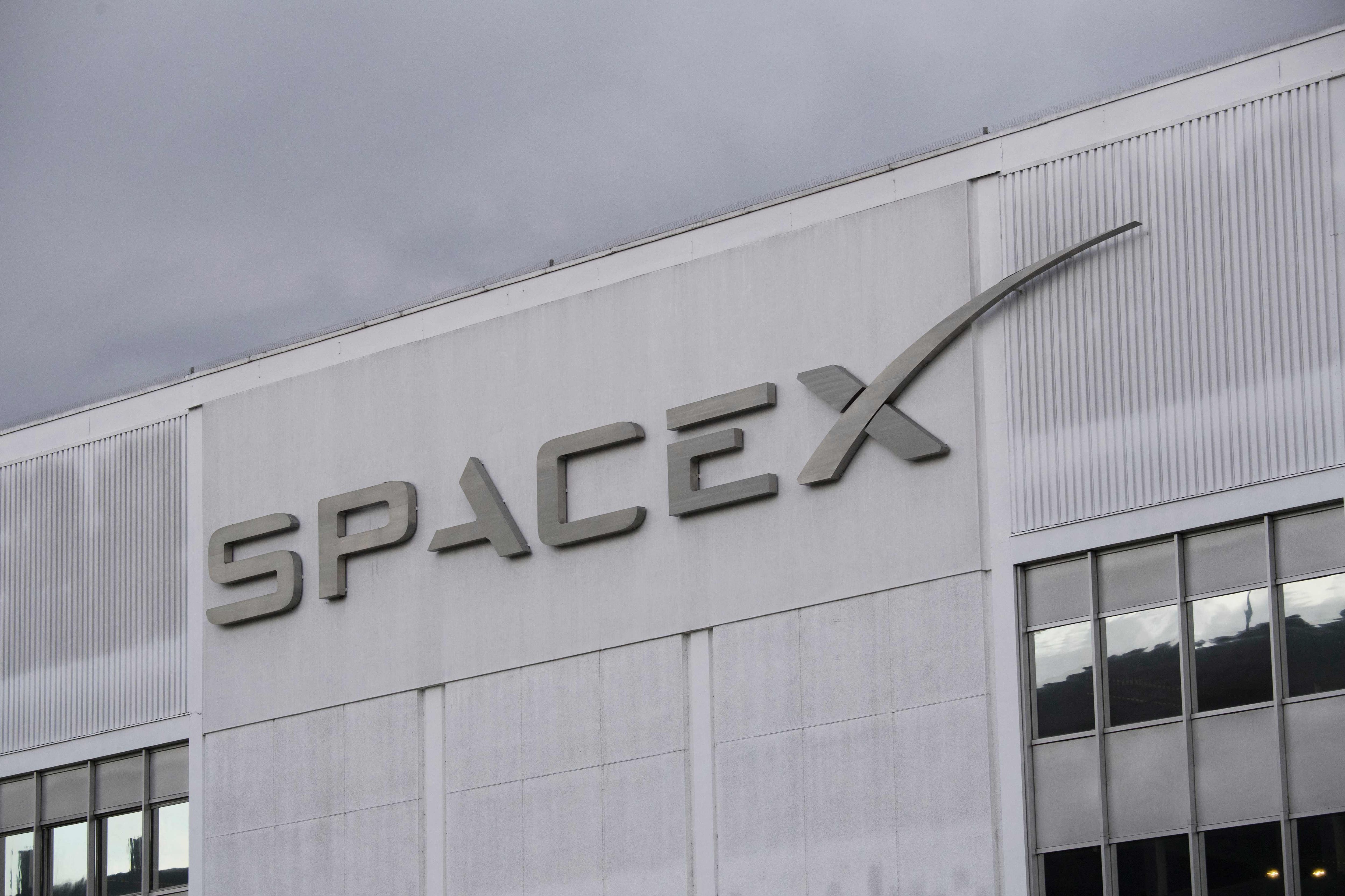 D'où vient SpaceX, qui vise la Lune, Mars et une entrée en Bourse?