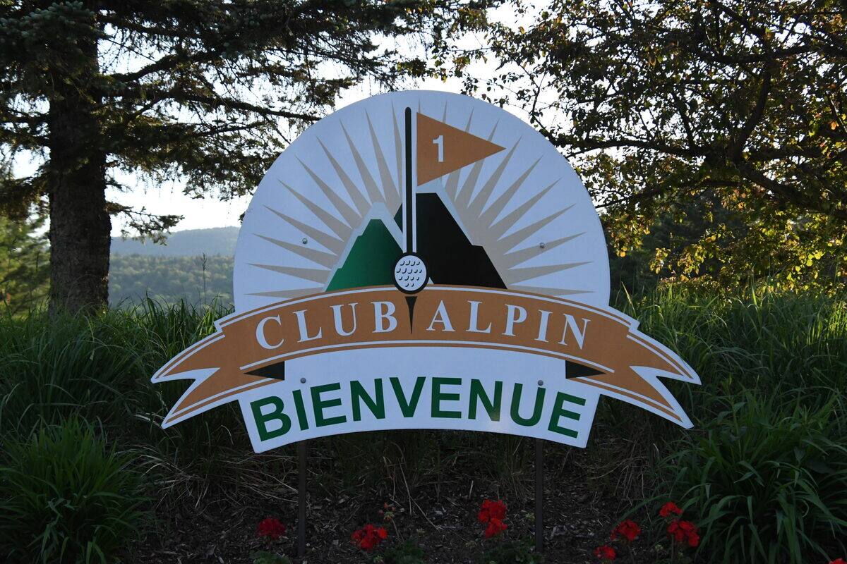 [PHOTOS]  Incendio en el club de golf Alpin de Sainte-Brigitte-de-Laval: “Los clientes no verán ningún impacto”