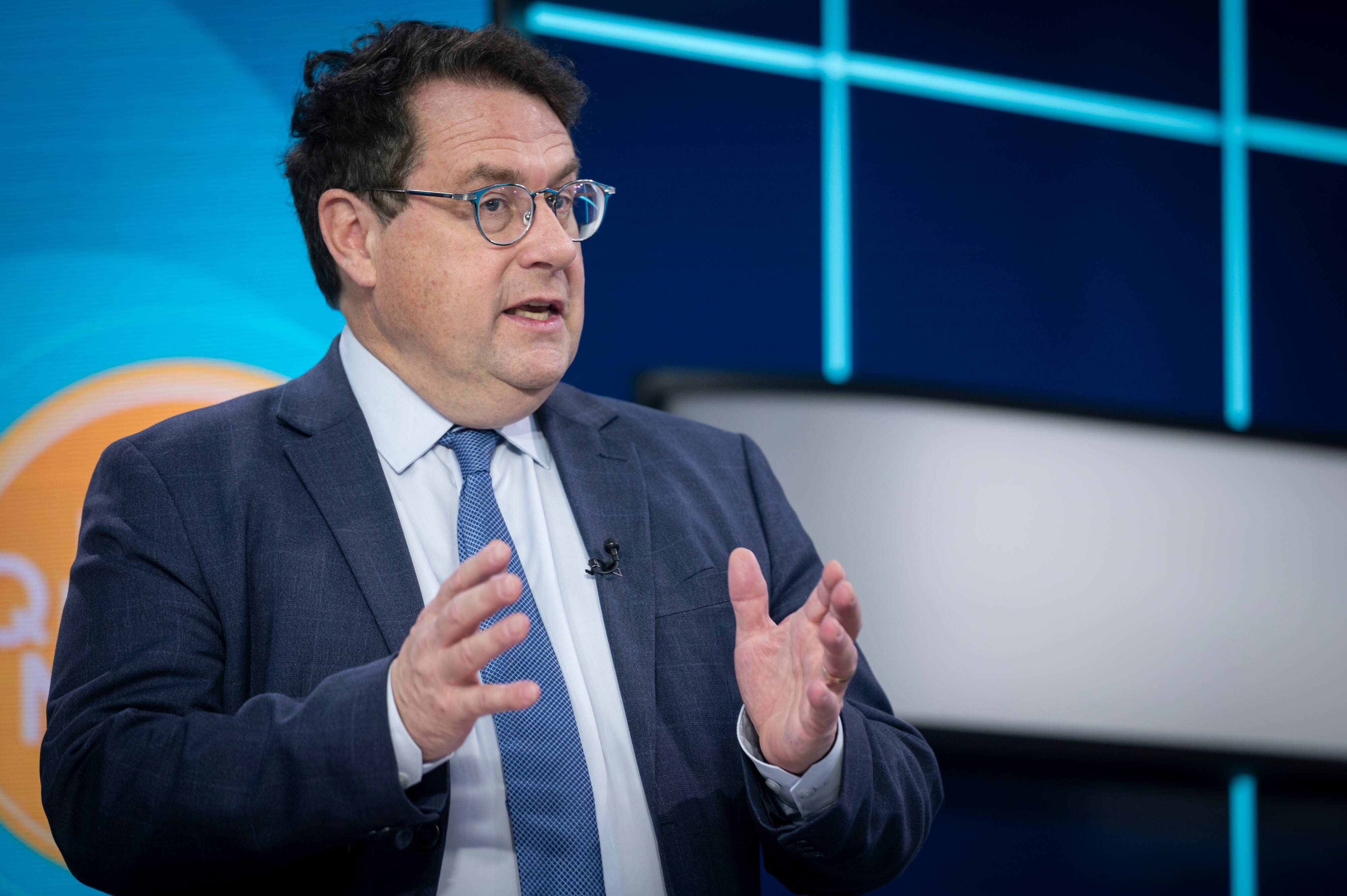 Guerre en Iran : Drainville veut redistribuer la taxe per&ccedil;ue sur l&rsquo;essence