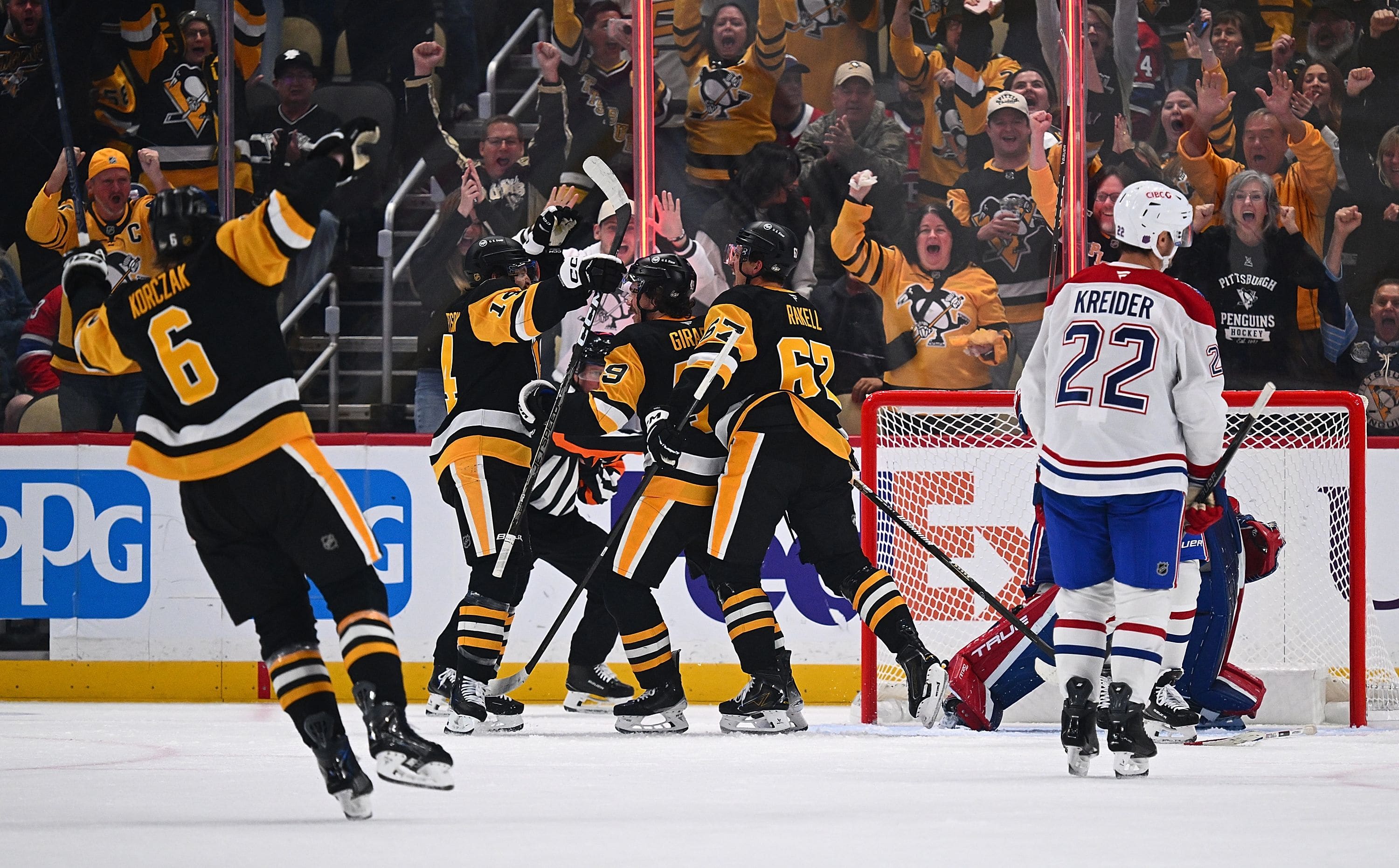 Les Canadiens de Montréal s'inclinent face aux Penguins lors d'un match serré