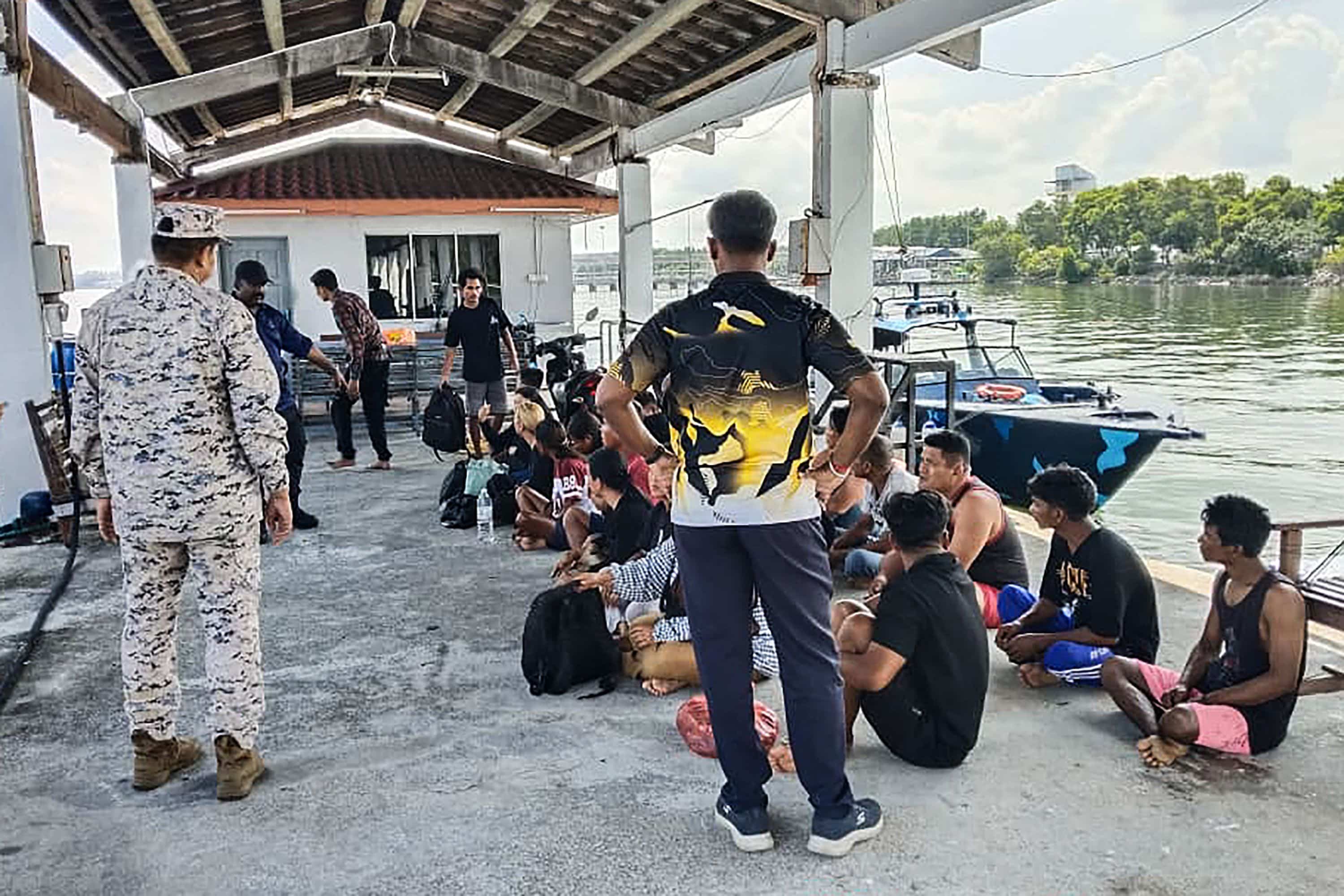 Malaisie: 14 disparus dans le naufrage d'un bateau de migrants