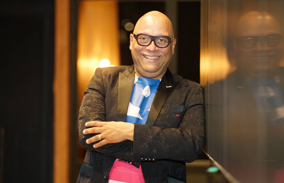 Il vous présente son nouveau projet