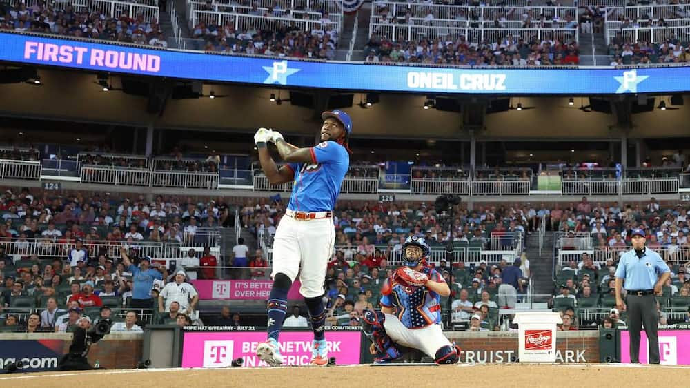 À VOIR: Oneil Cruz frappe un circuit sur 513 pieds