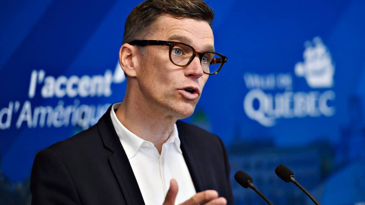 Clement Rochet Rtc Grève des chauffeurs du RTC: Marchand dénonce le «chaos» causé par le ...