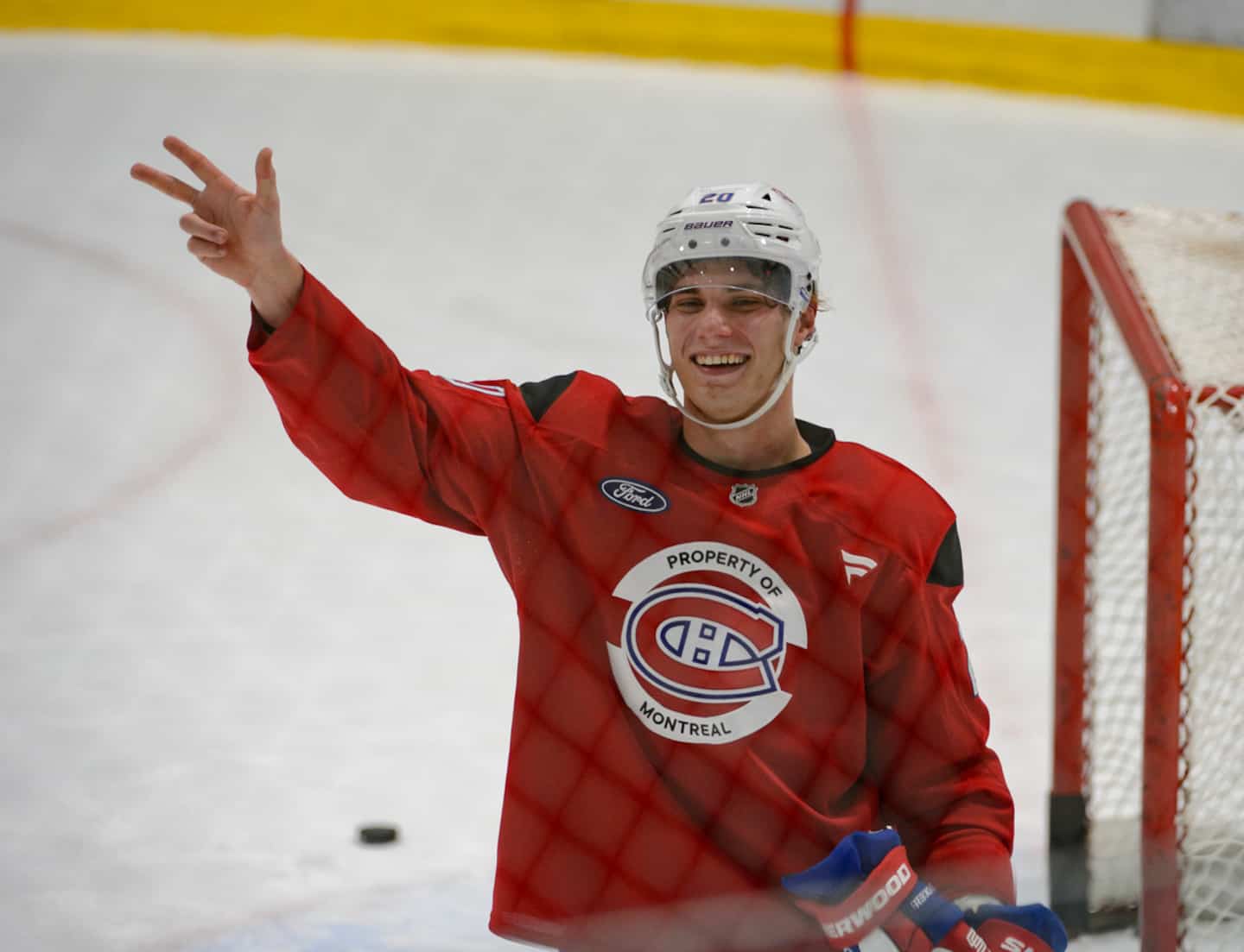 Juraj Slafkovsky reprend l'entraînement avec ses coéquipiers du Canadien de Montréal