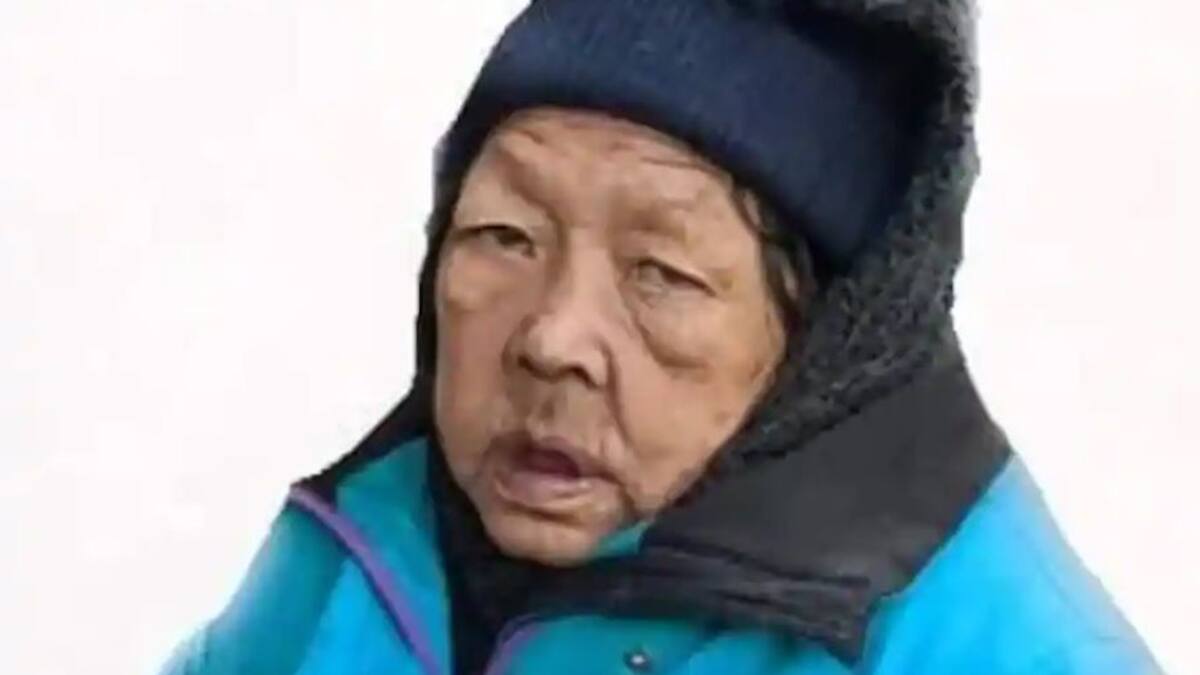 Une cérémonie en hommage à la sans-abri morte près d’un chantier de construction