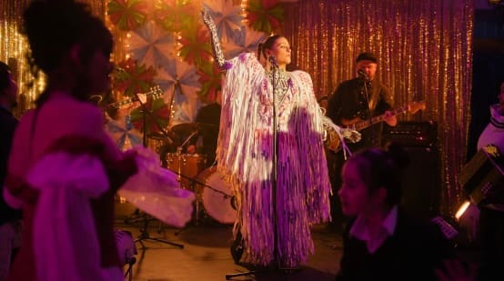 «Je suis très fière», confie Elisapie qui fait partie de la série «North of North» en musique et en caméo