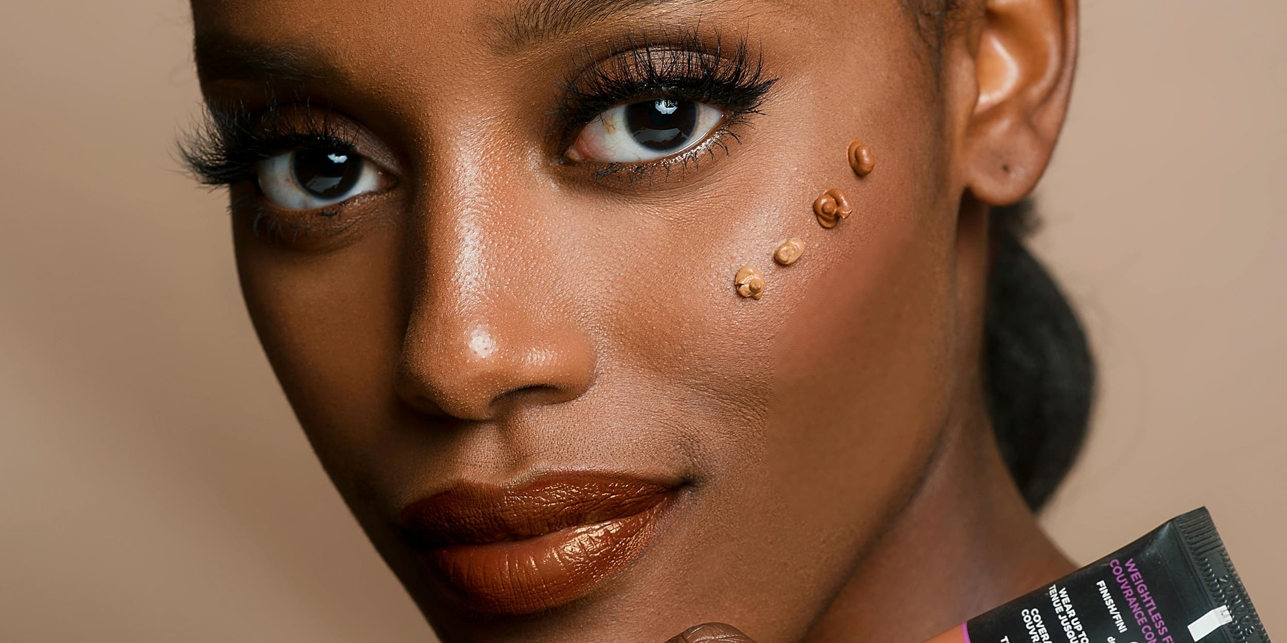 Comment se maquiller quand on a la peau sèche?