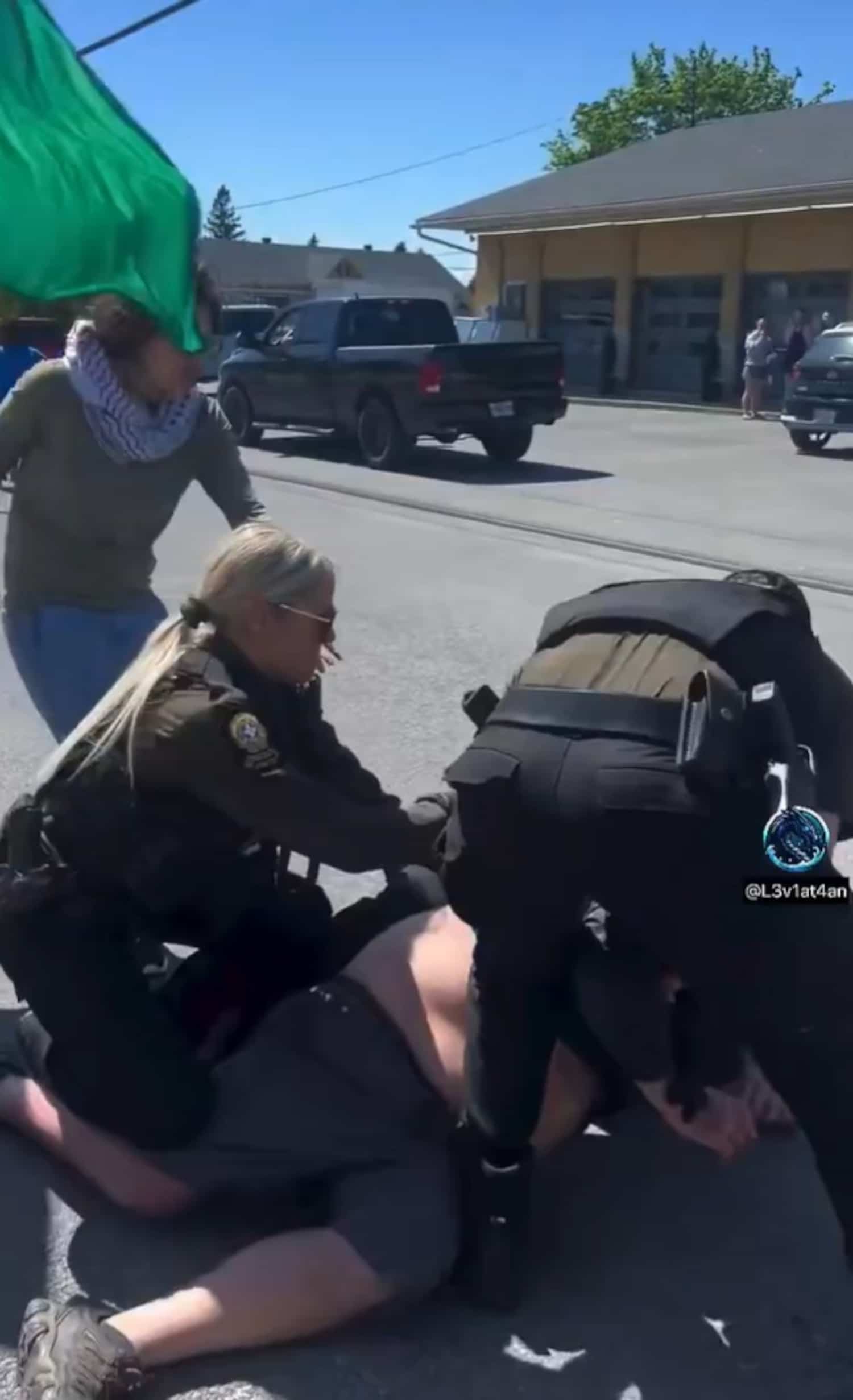 https://m1.quebecormedia.com/emp/emp/ertert4f16b73e-38d7-4c93-bad2-fc2ee84a1fcf_ORIGINAL.jpg?impolicy=crop-resize&x=0&y=0&w=594&h=975&width=1500