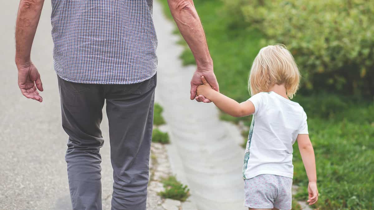 Devenir Grand-Parent : Un Boum pour Votre Santé Mentale et Physique, Selon la Science !