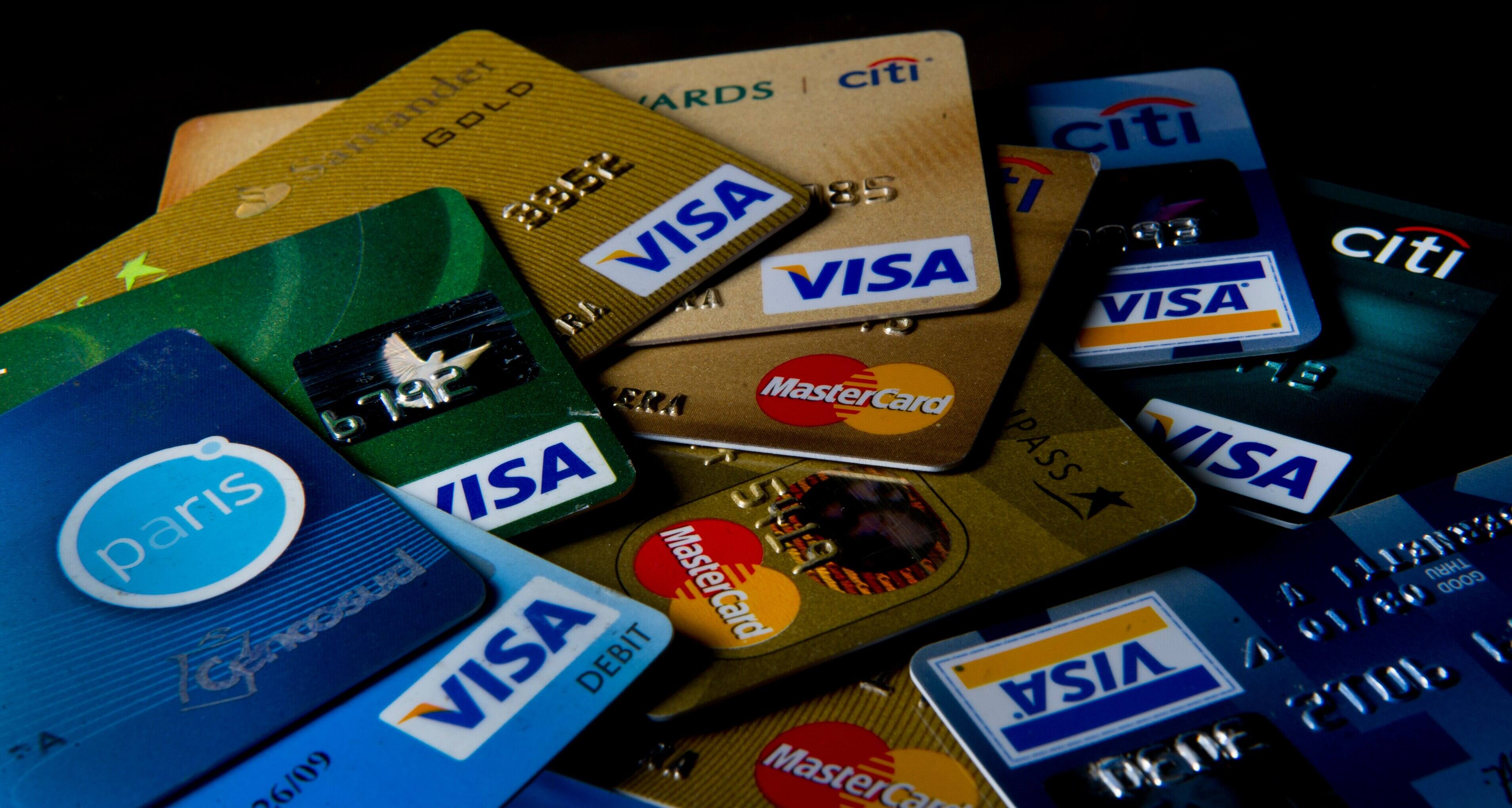 Le paiement minimum des cartes de cr&eacute;dit passe &agrave; 3,5 % du solde