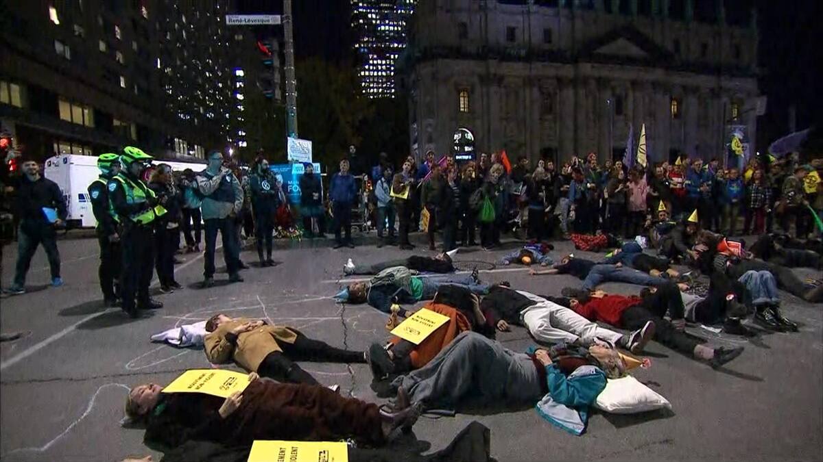 Arrestations douloureuses pour les militants d'Extinction ...